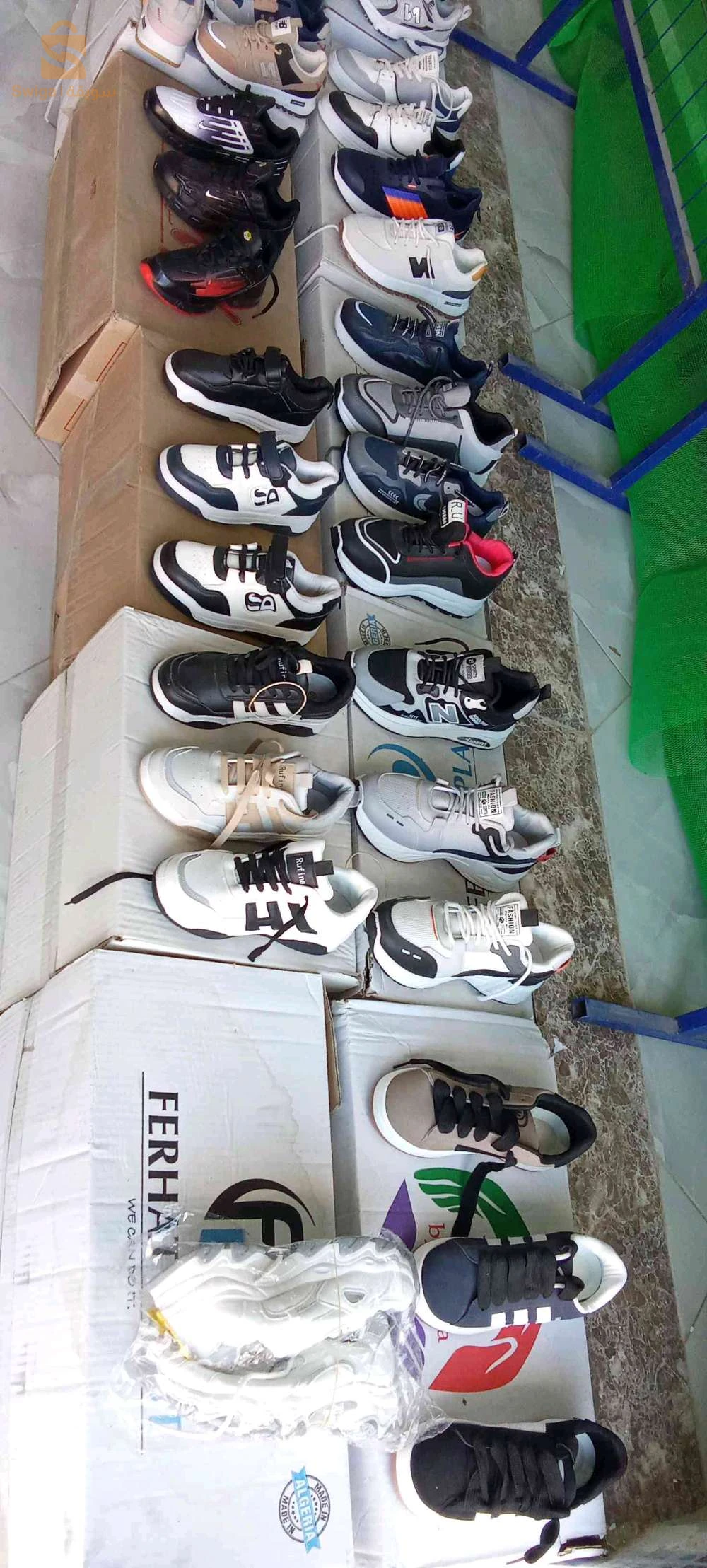 lot de chaussures neufs