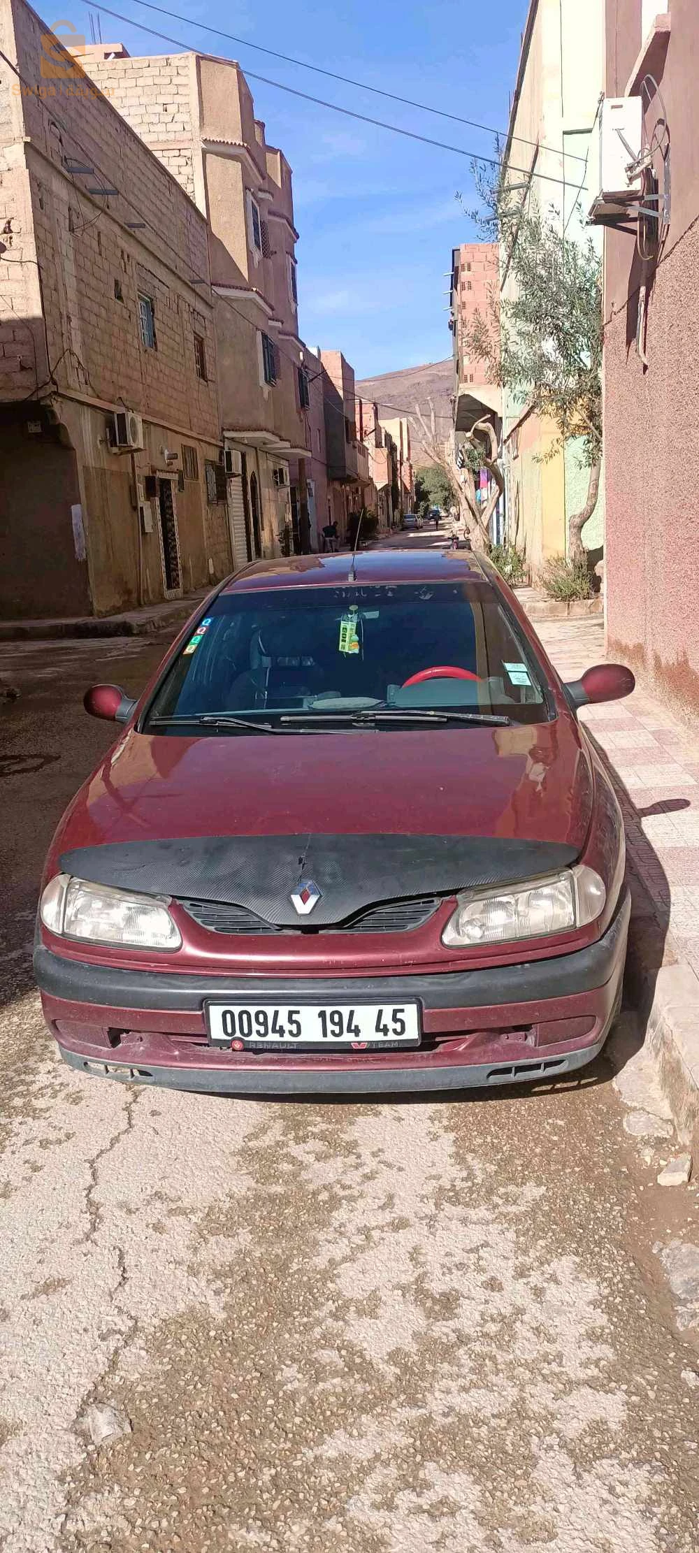 رينو Laguna 1994 45 النعامة