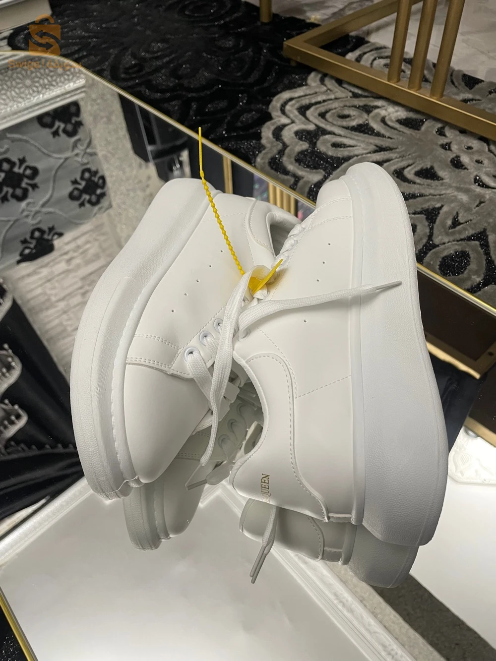 Alexander McQueen 39