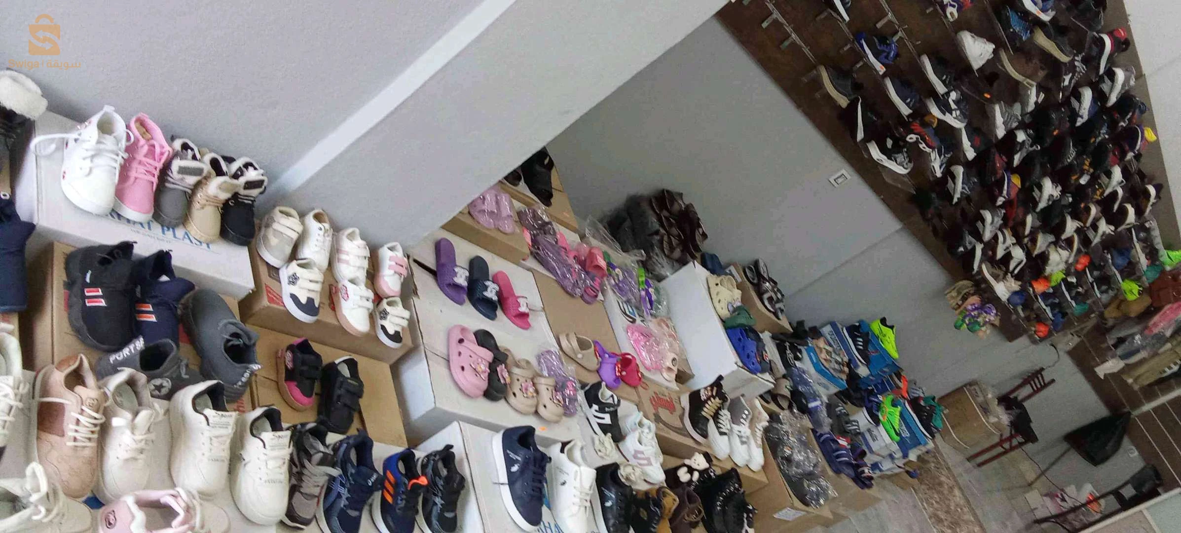 lot de chaussures neufs