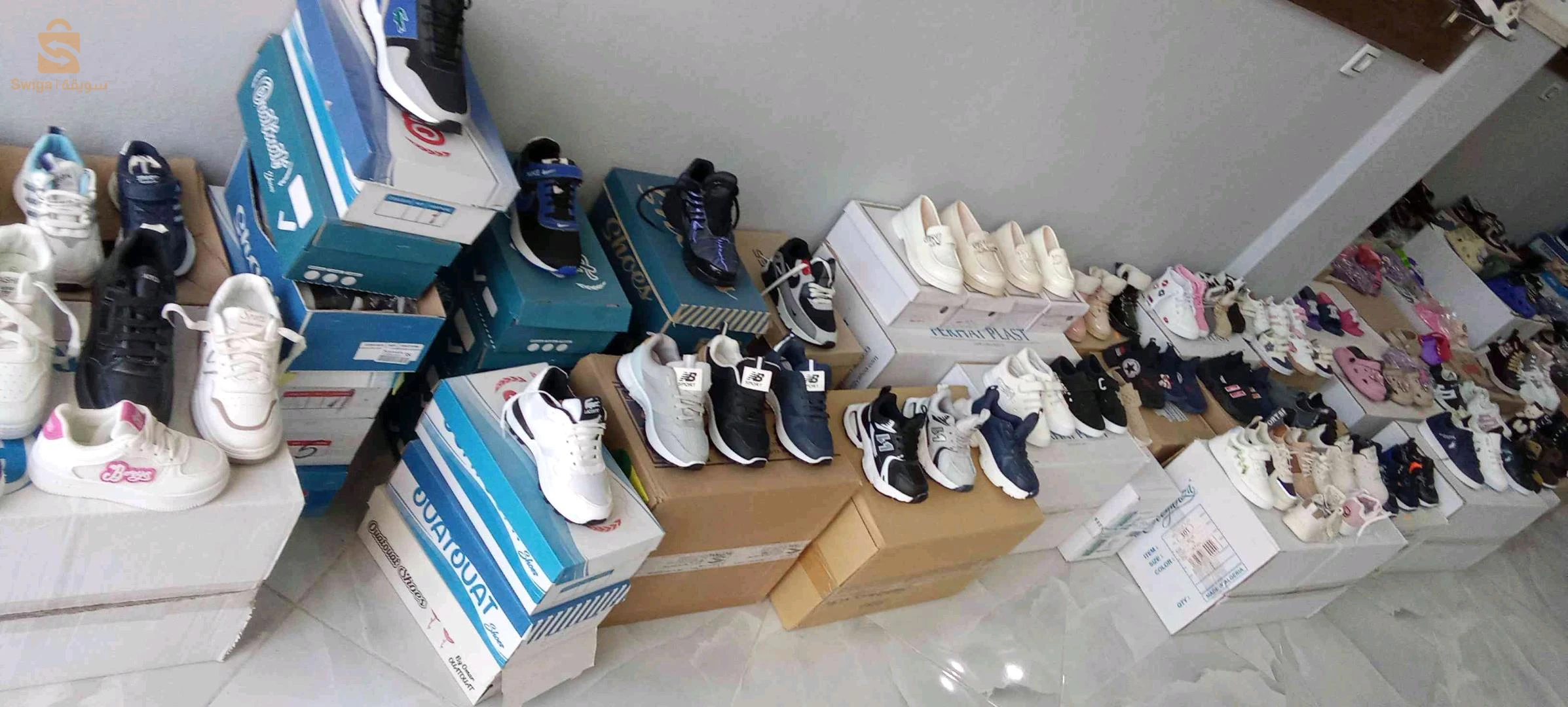 lot de chaussures neufs
