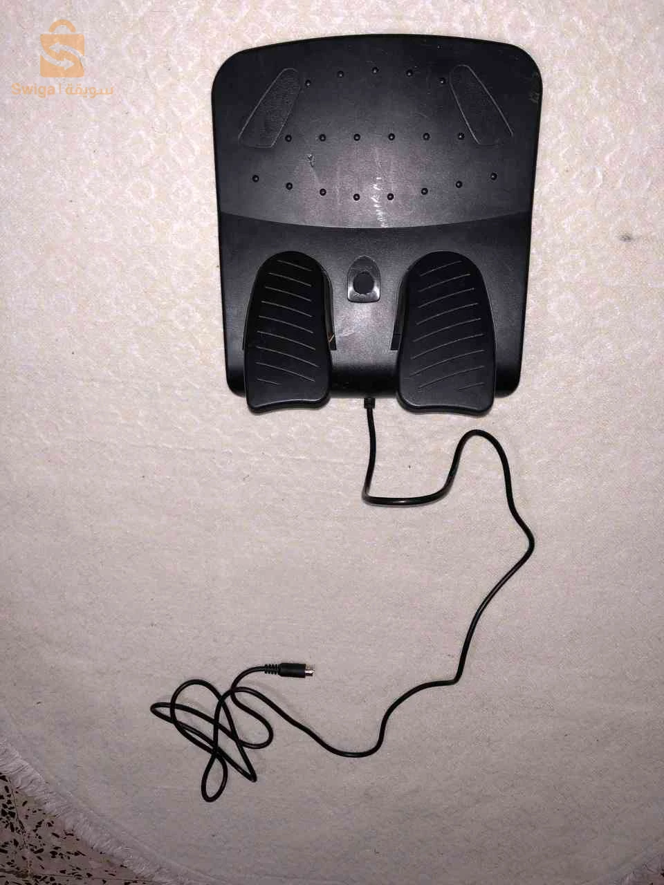جهاز يستعمل للبلاي والاكس بوكس والحاسوب
