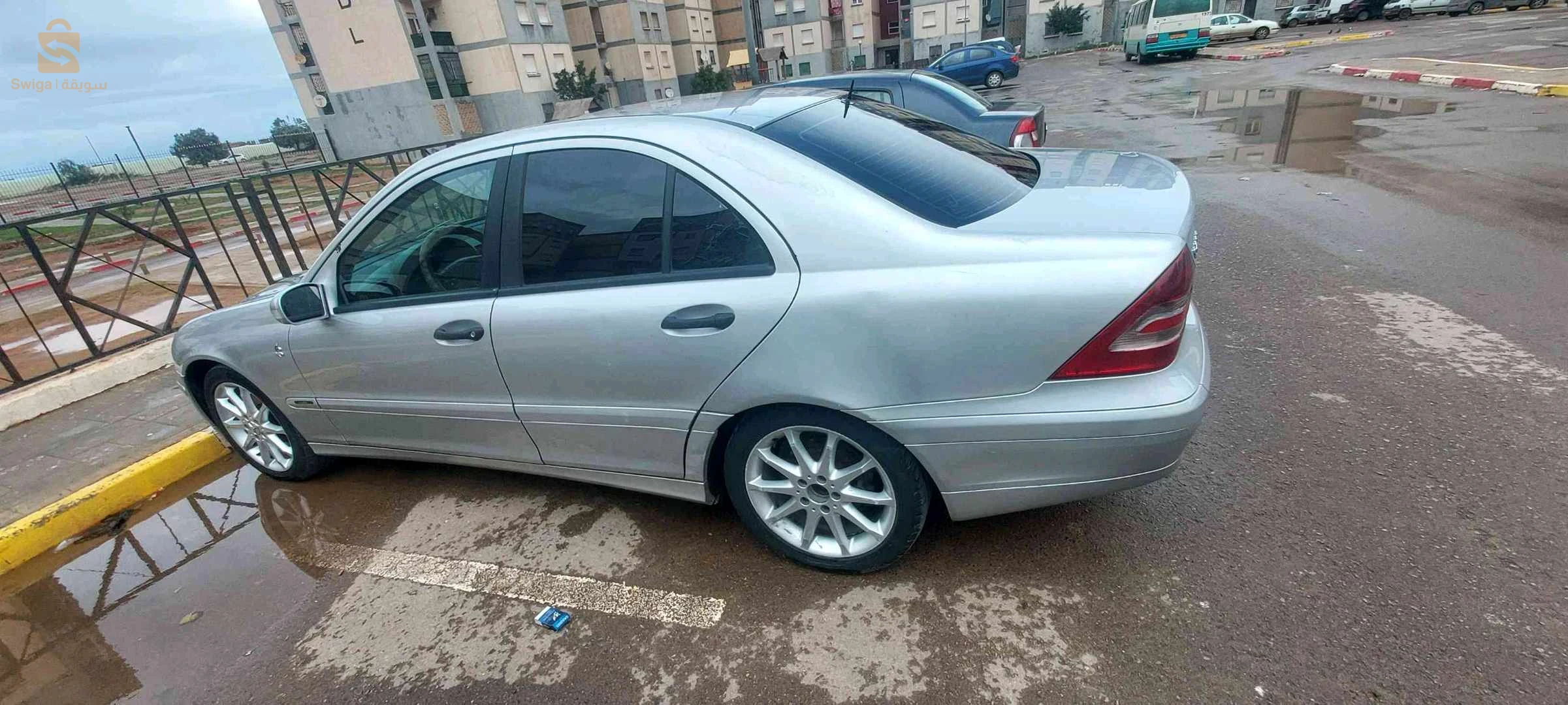مرسيدس C 2004 27 مستغانم
