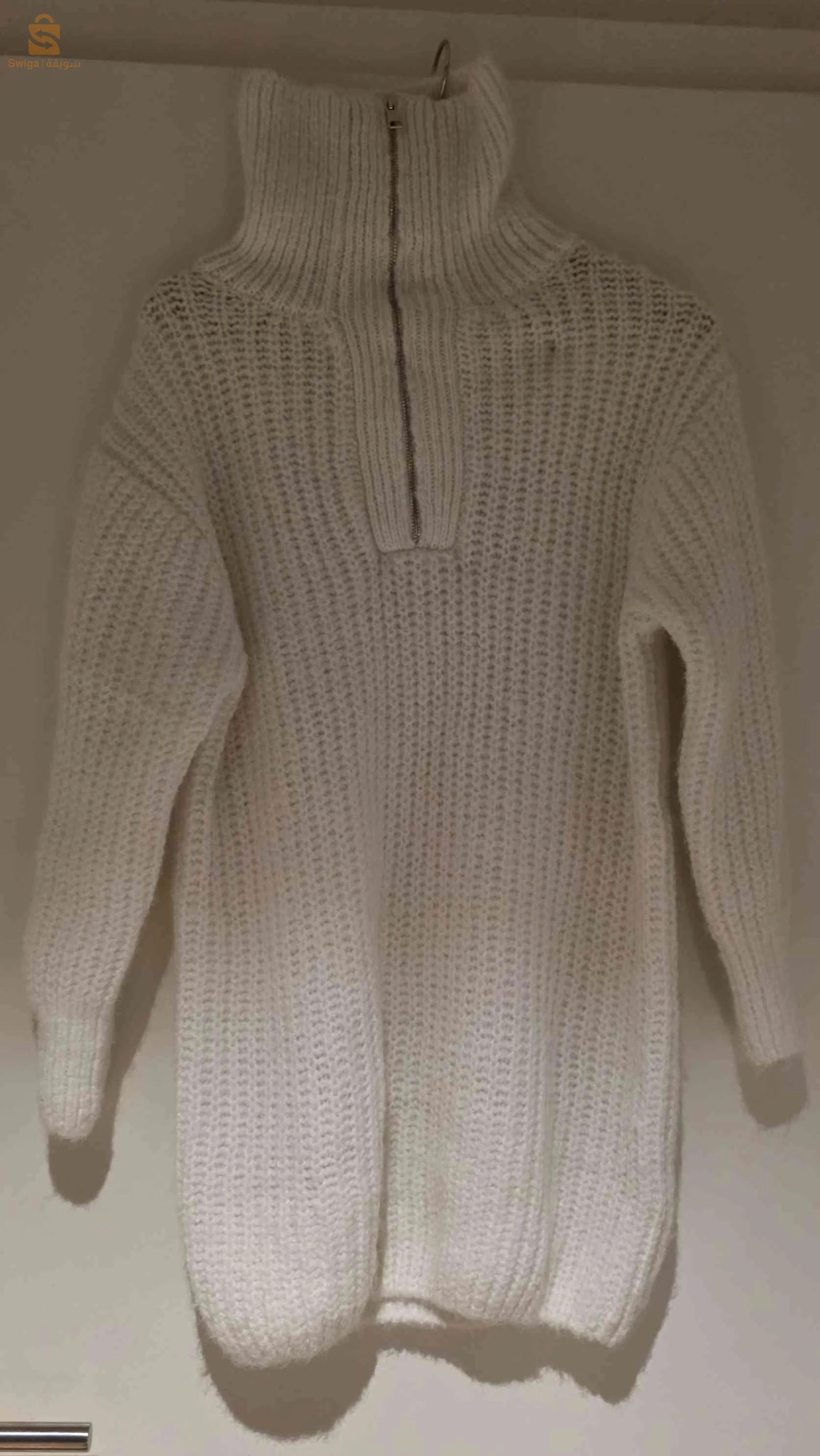 Pullover نسائي من H&M باللون أبيض