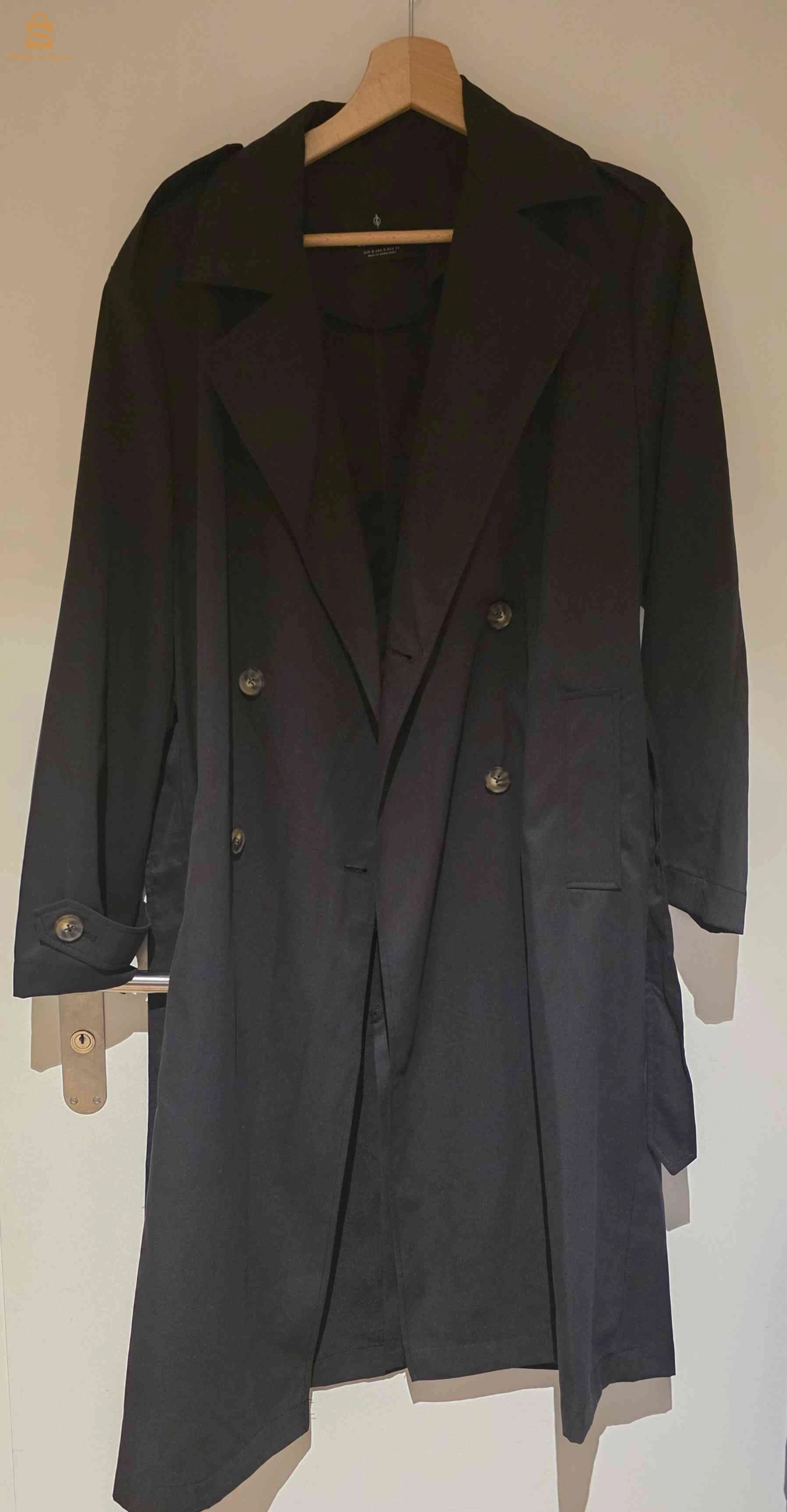 Stradivarius women Trenchcoat black