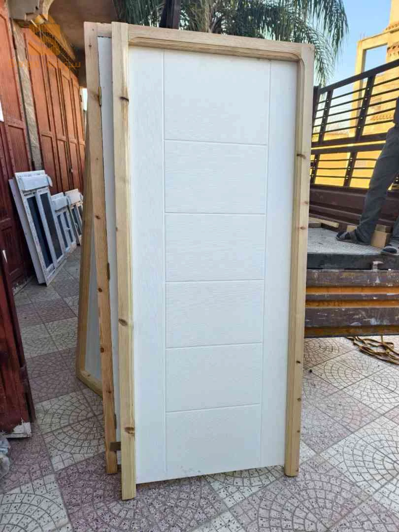 باب غرفة نوم من خشب ليفي عالي الكثافة (HDF)، طراز موجا، بإطار من الخشب الأحمر مقاس 7 بوصات