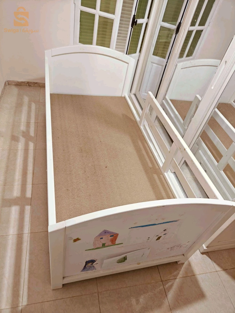 Lit en bois avec 02 tiroirs