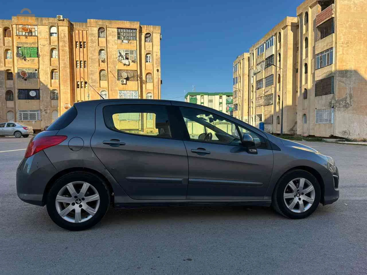 بيجو 308 2012 40 خنشلة