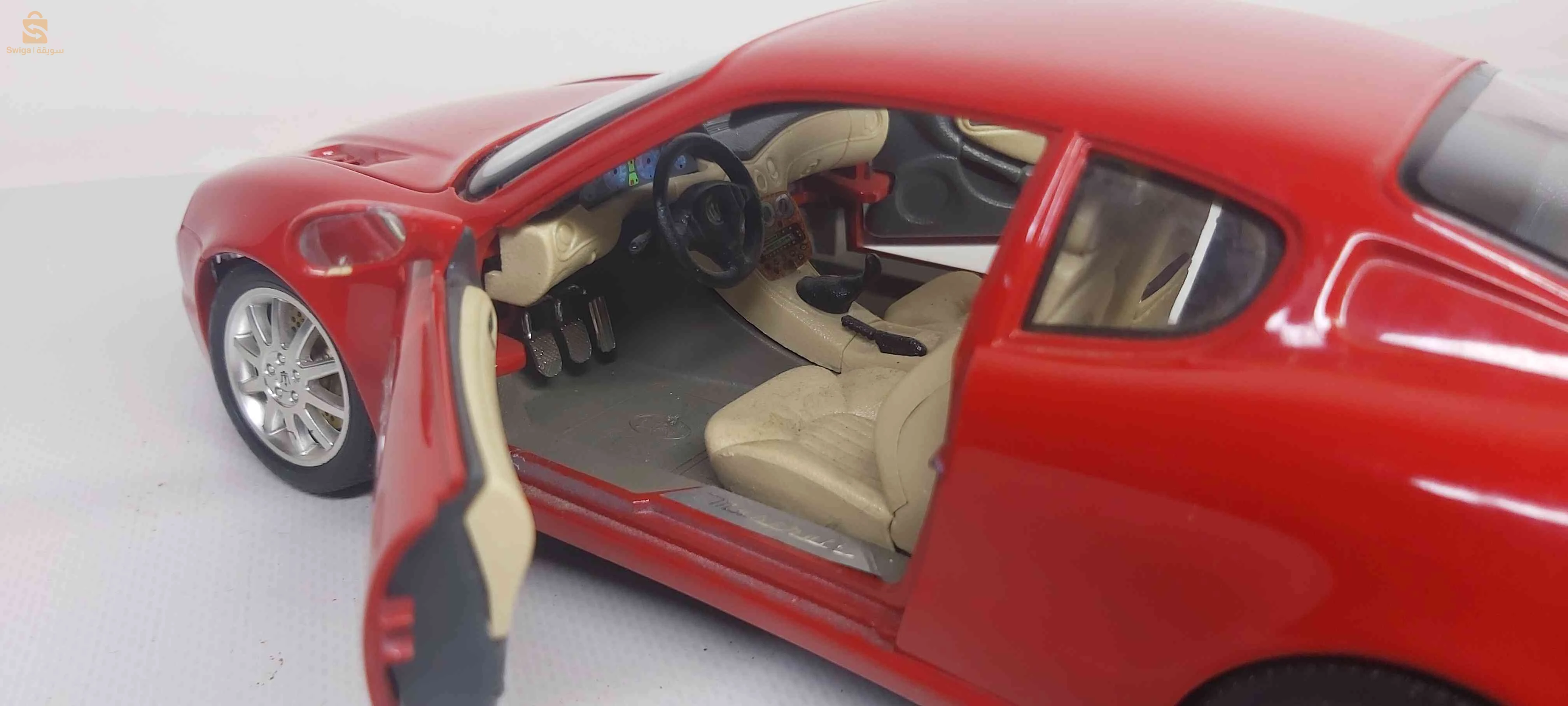voiture miniature maseratti 3200gt 1/18 burago manque far avant