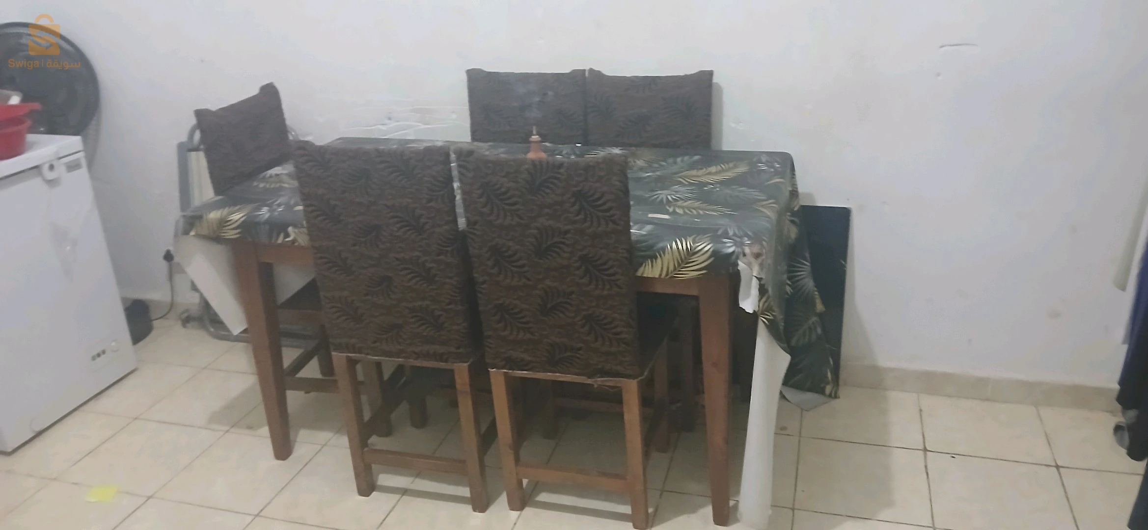 اعلان عن طاولة