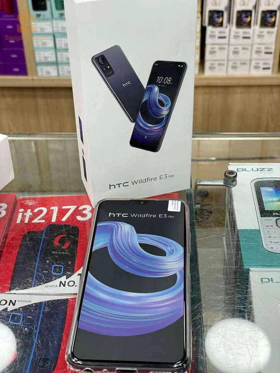 Téléphone HTC E3 lite