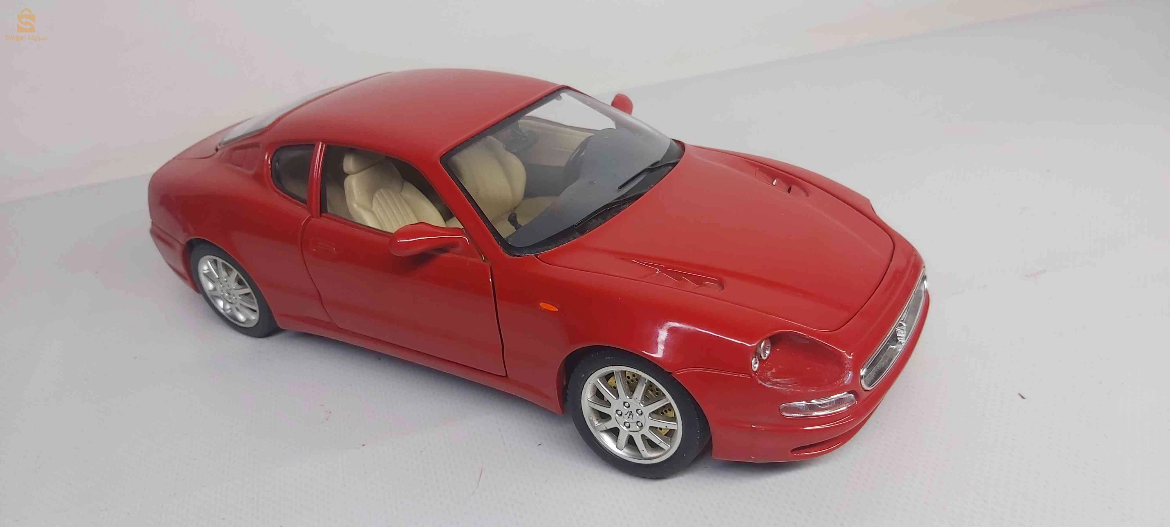voiture miniature maseratti 3200gt 1/18 burago manque far avant