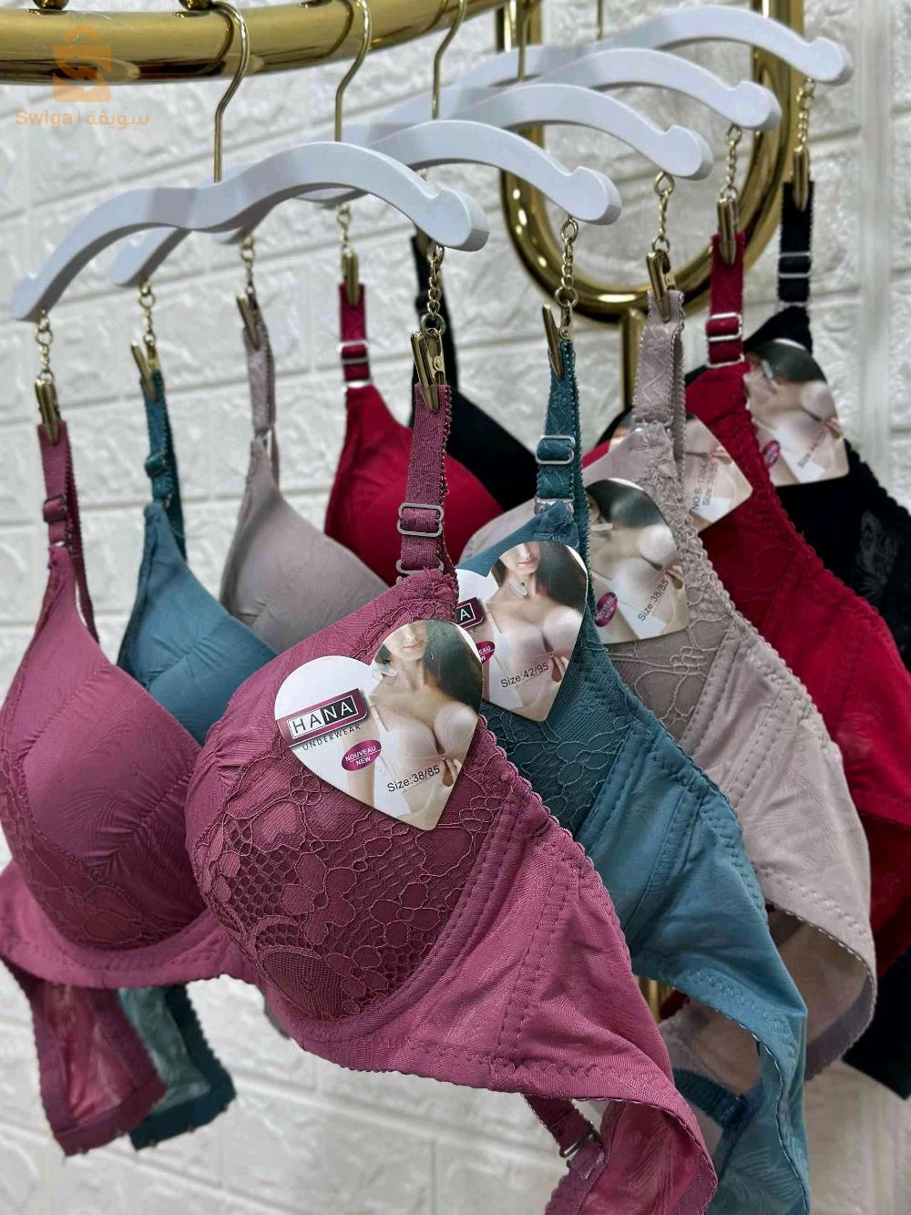 ملابس نساء