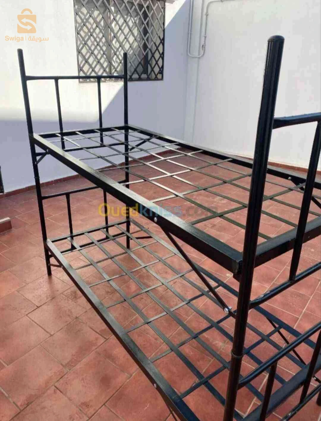 سرير حديدي مركب