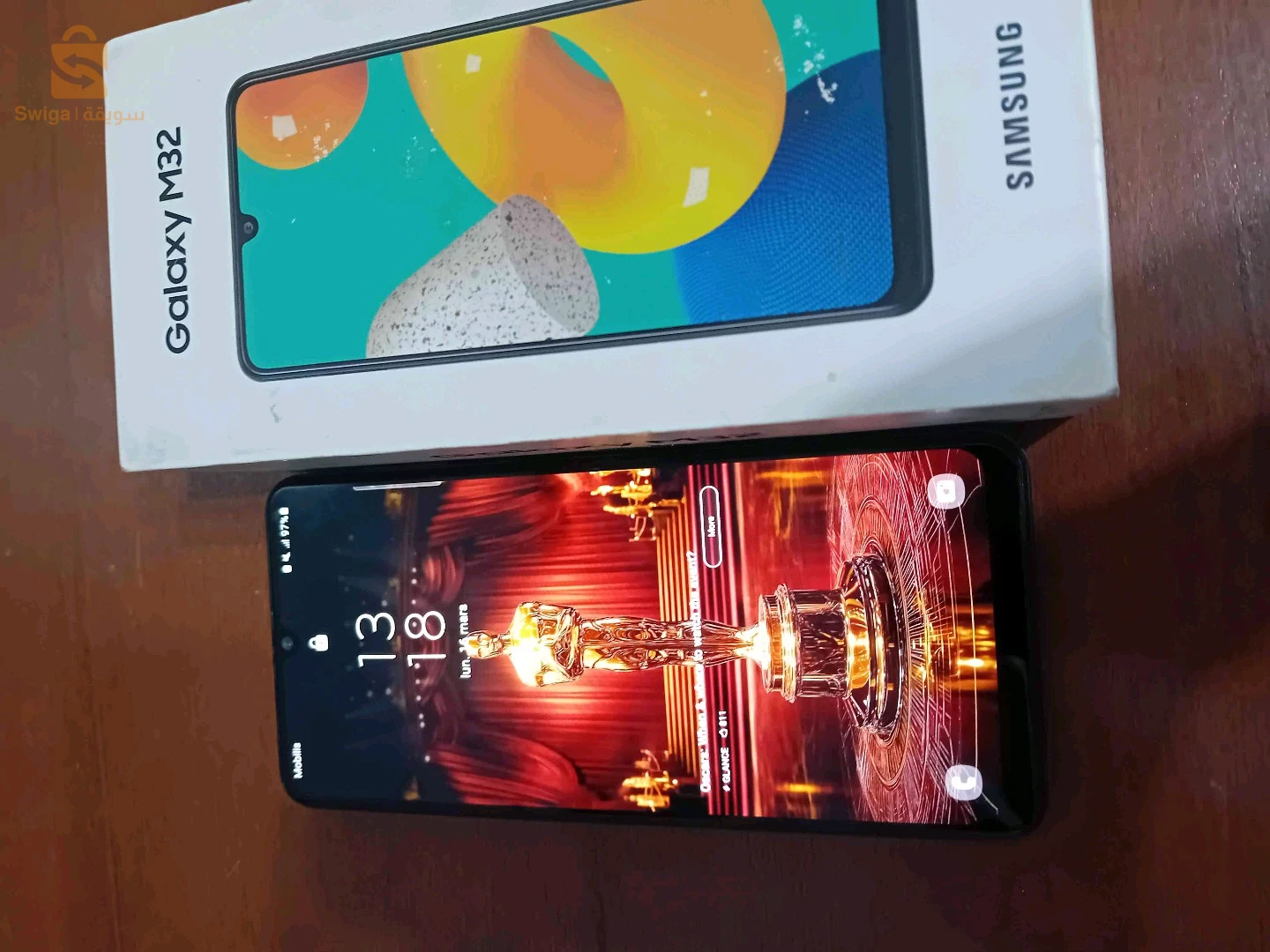 galaxy m32 Ram6/128
super amoled 90hz
Batterie 6000 Tchad nhare kamal
Caméra 64mp 
m3ah la boîte w chargeur