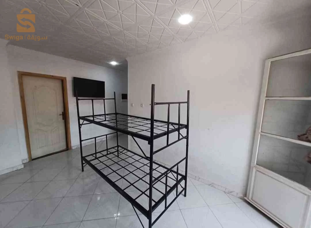 سرير حديدي مركب