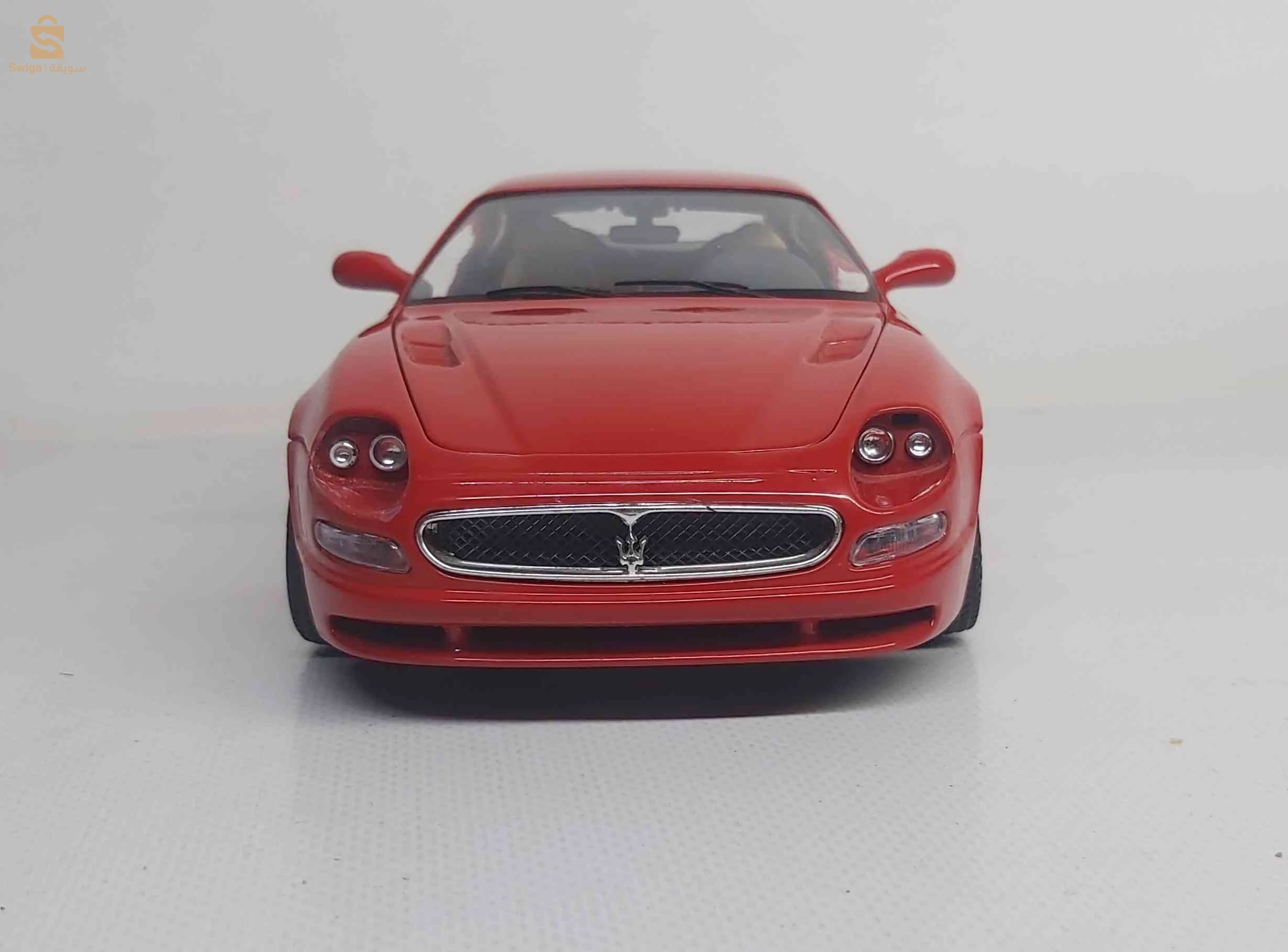 voiture miniature maseratti 3200gt 1/18 burago manque far avant