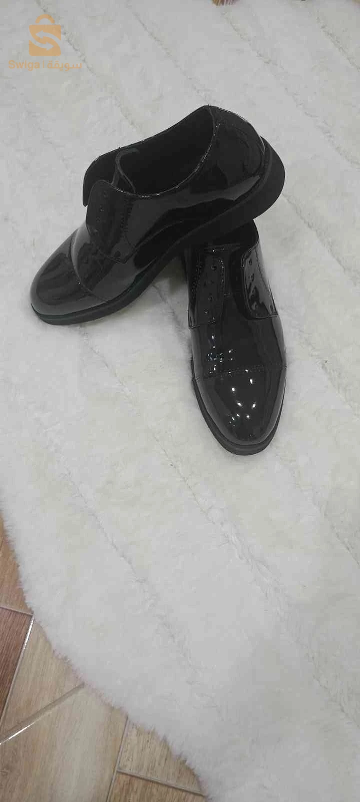 حذاء كلسيكي