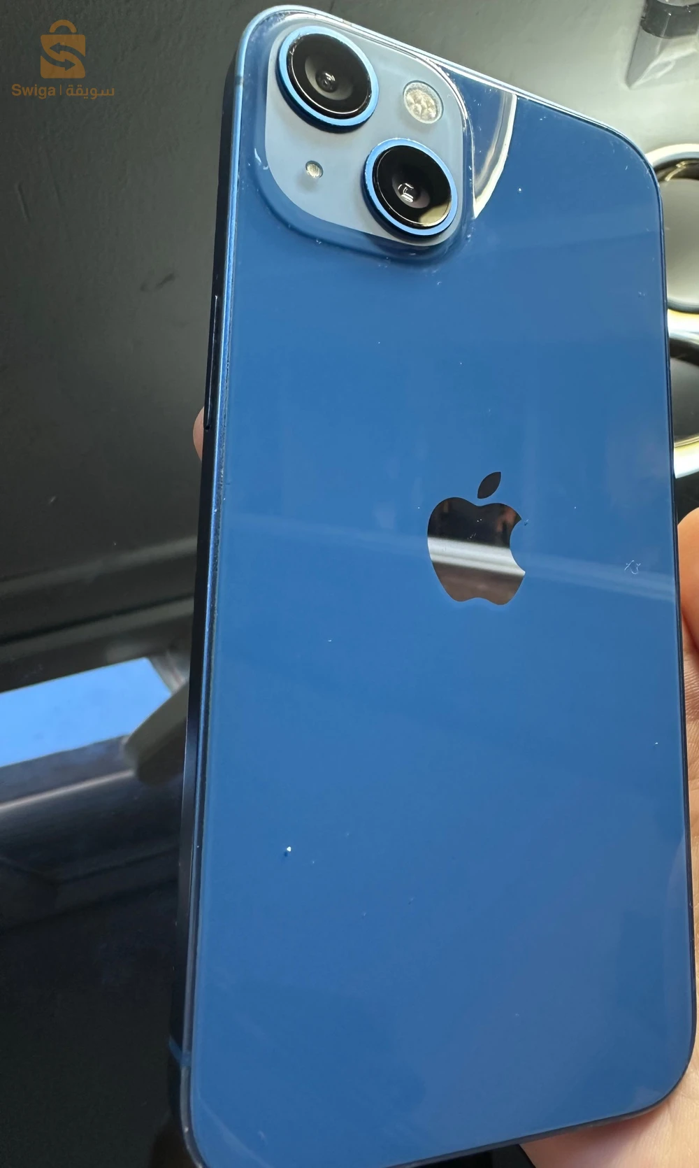 batterie 77% face id active true tone active + deux pochettes