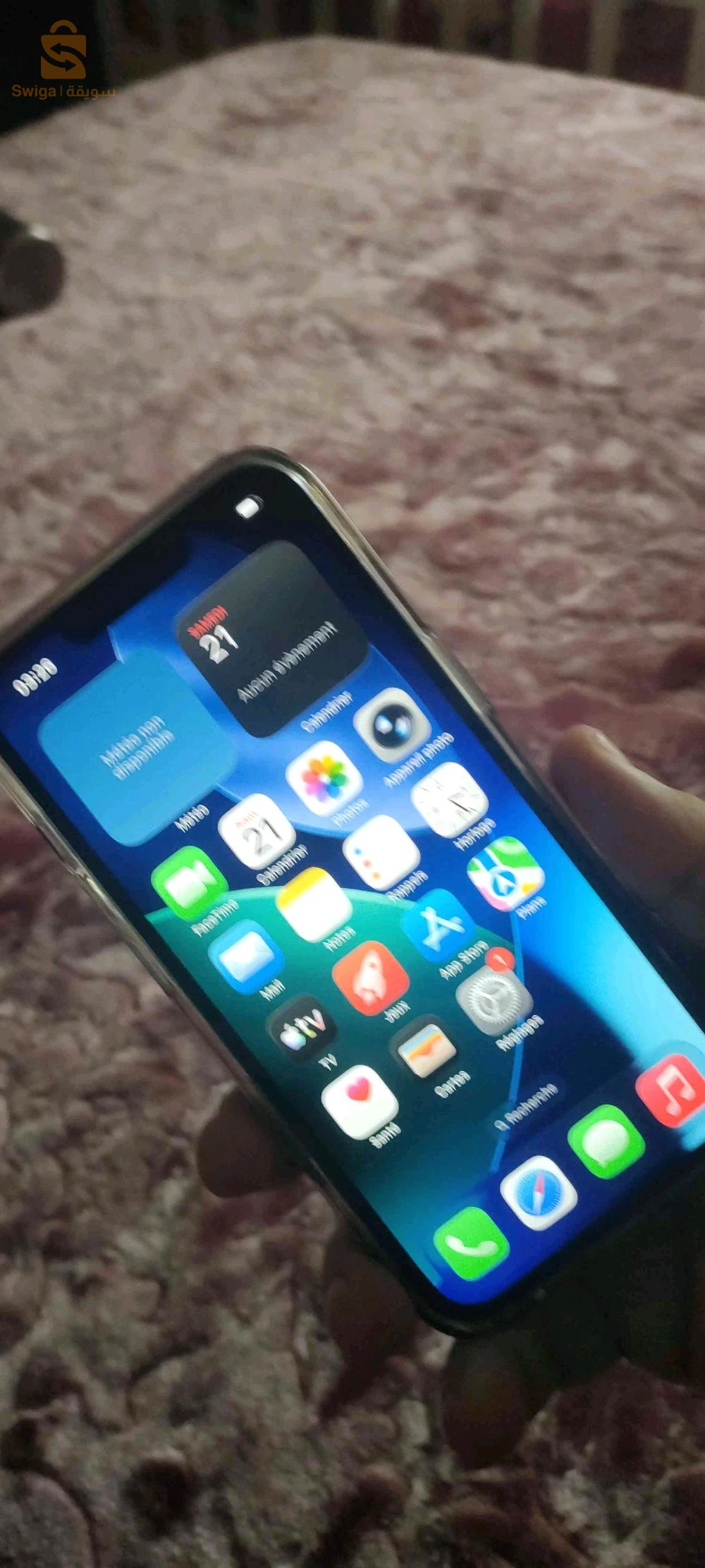 IPhone 14 bleu nuit