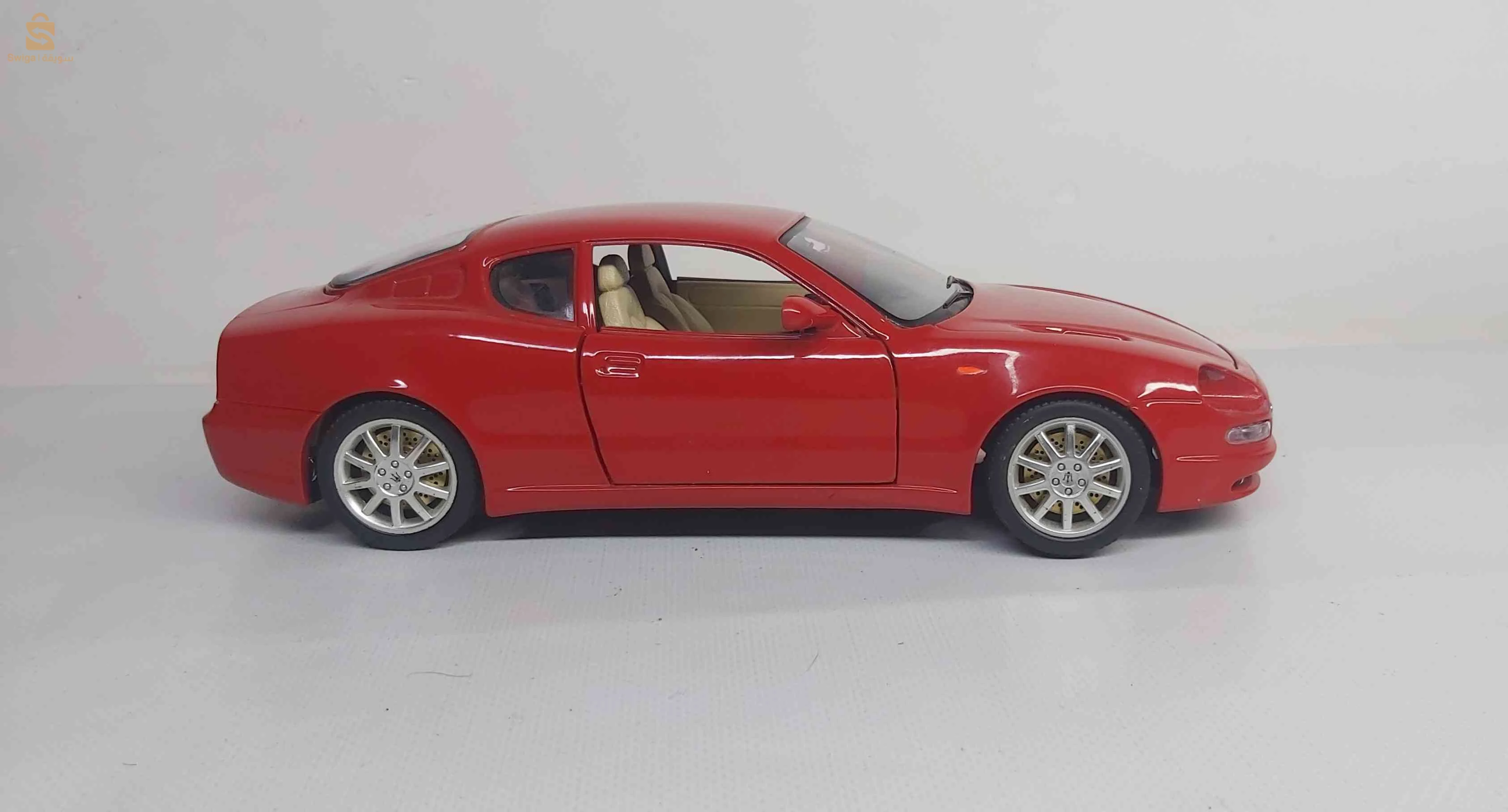voiture miniature maseratti 3200gt 1/18 burago manque far avant