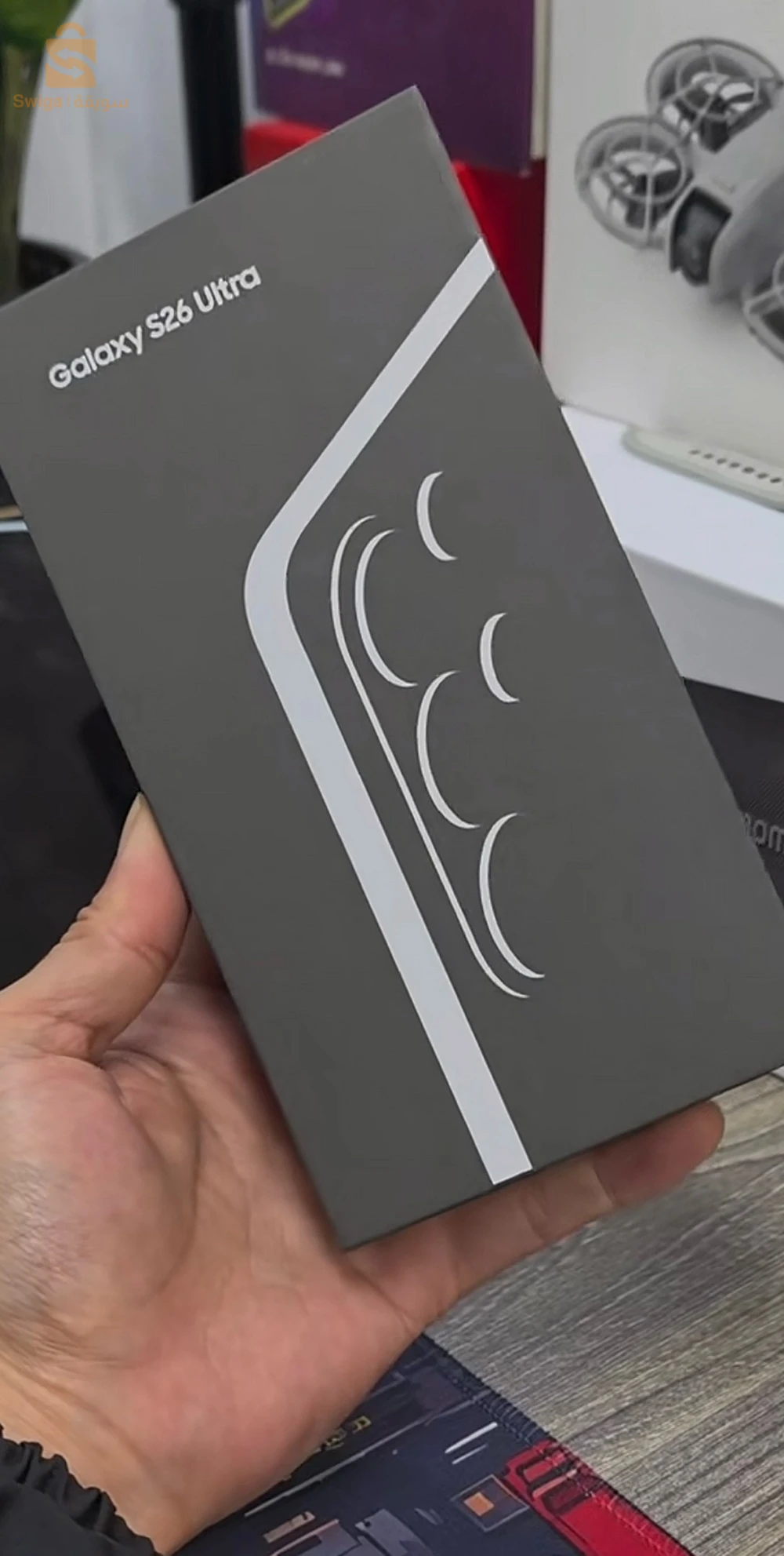 Salam alikom S 26 ultra neuf à vendre 
Produit européen boîte scellée 
12 | 256 GB 2SIM
Toutes les couleurs sont disponibles ✅