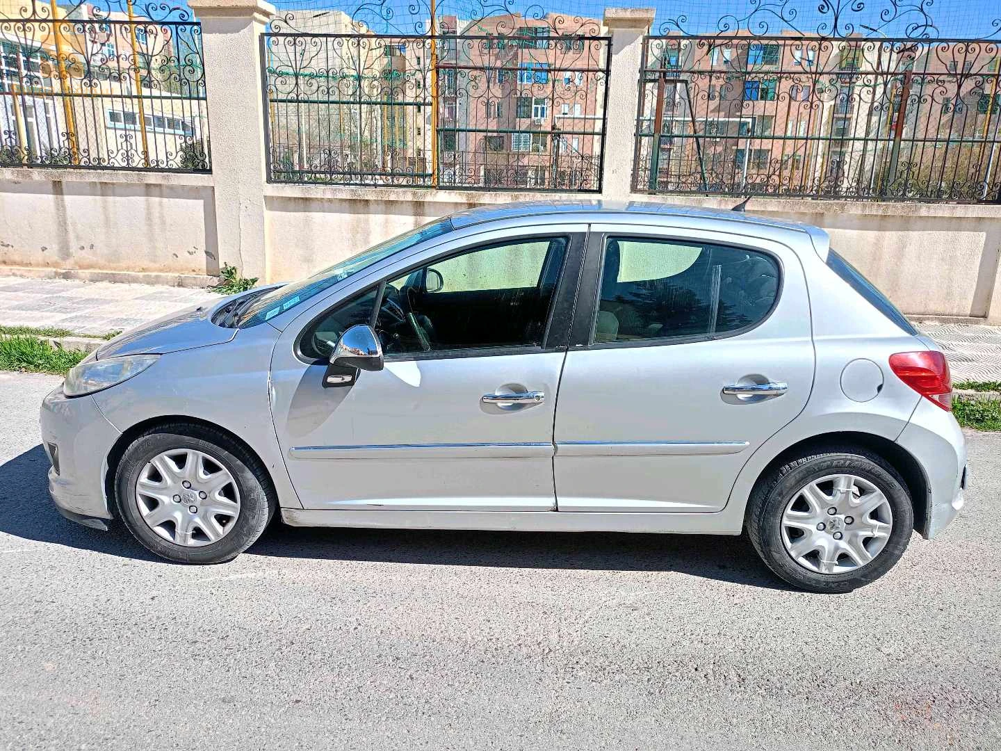 بيجو 207 2011 19 سطيف