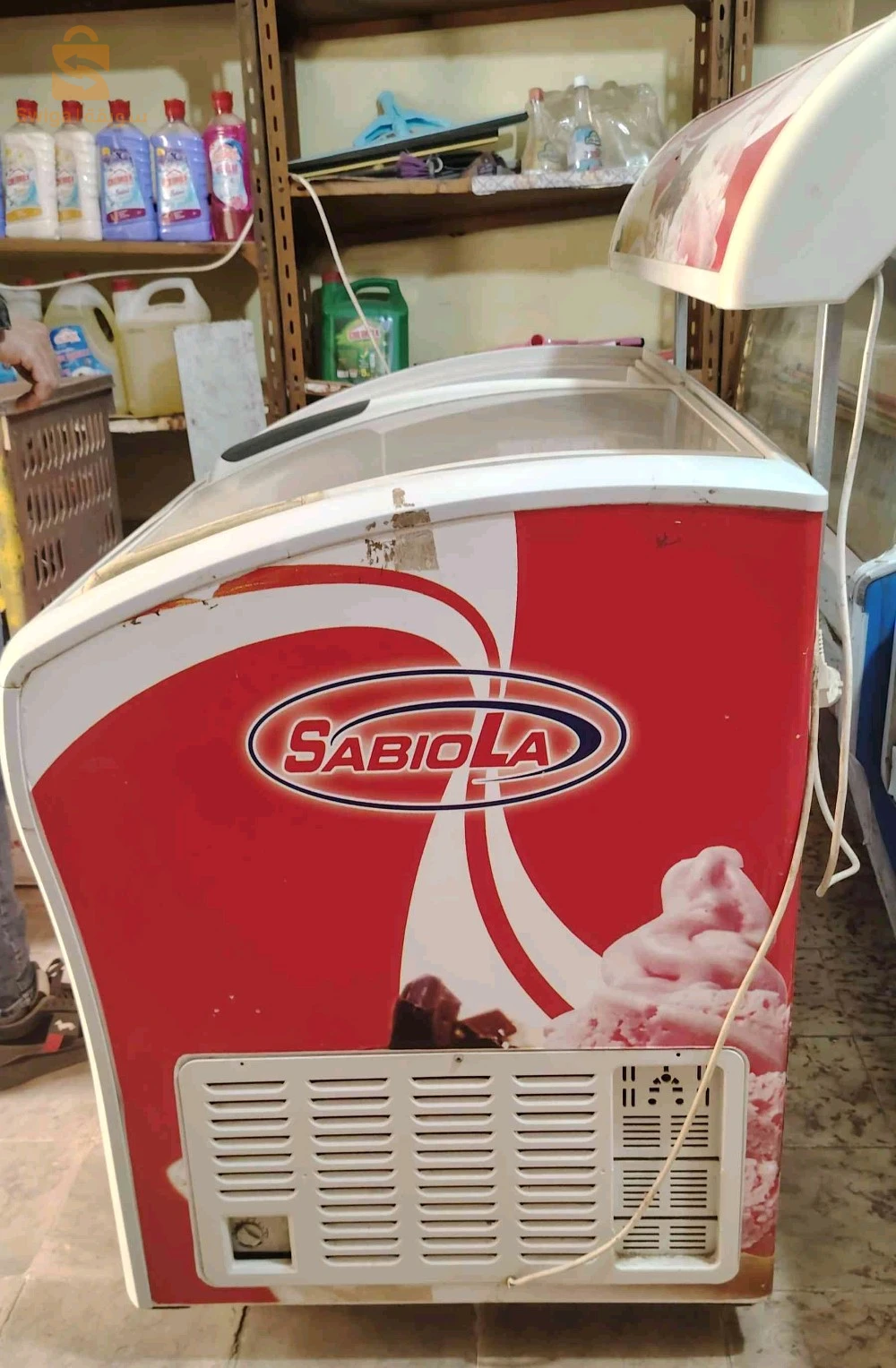 2 frigo comptoir
1/. 2 mètre
2/. 1.5 mètre
3/ conjulateur freeze 1.50m