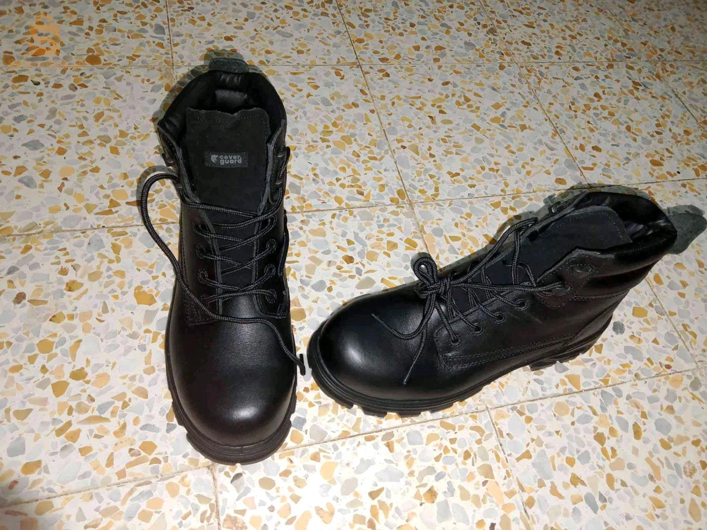 احذية جديدة