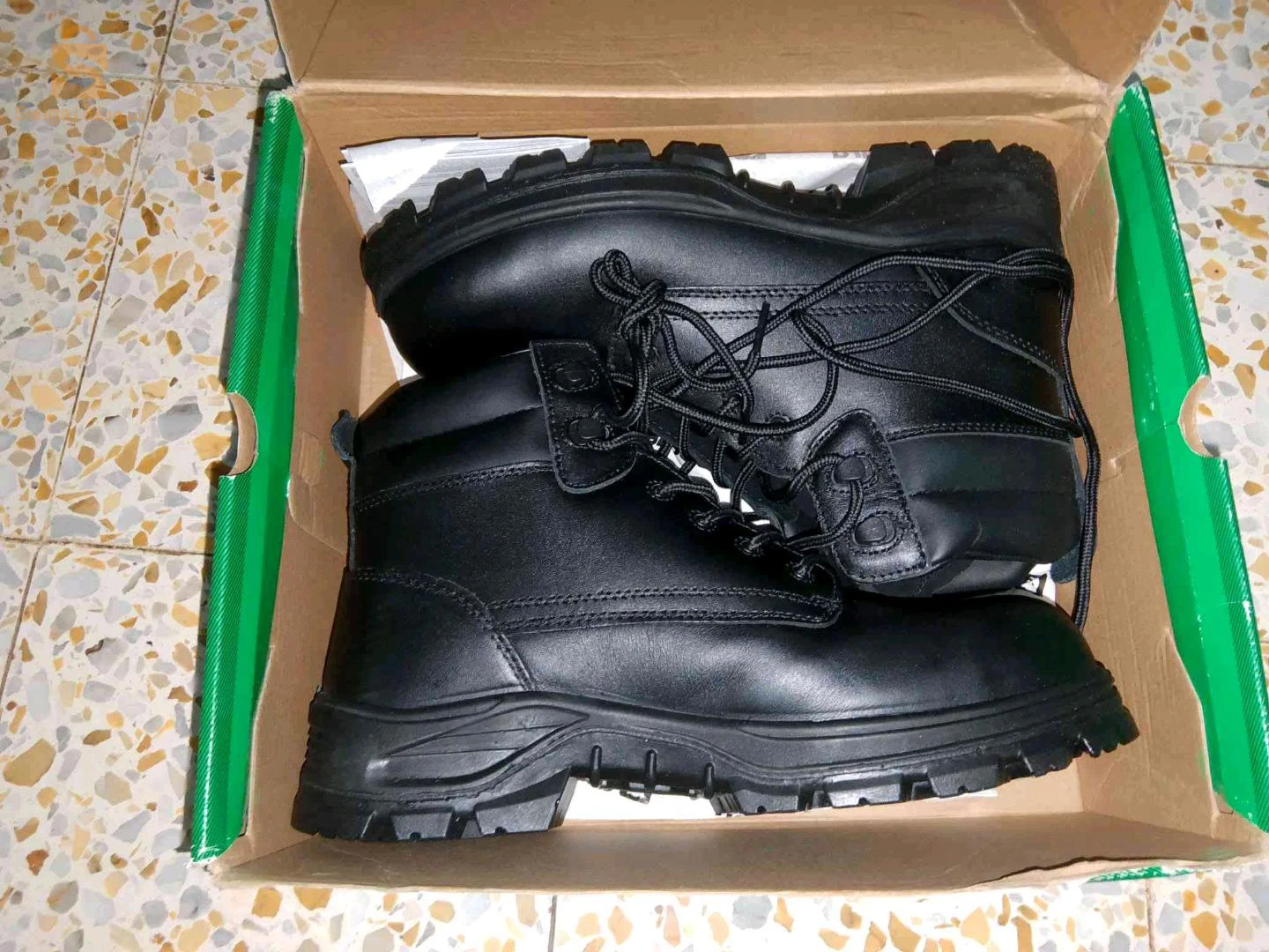 احذية جديدة