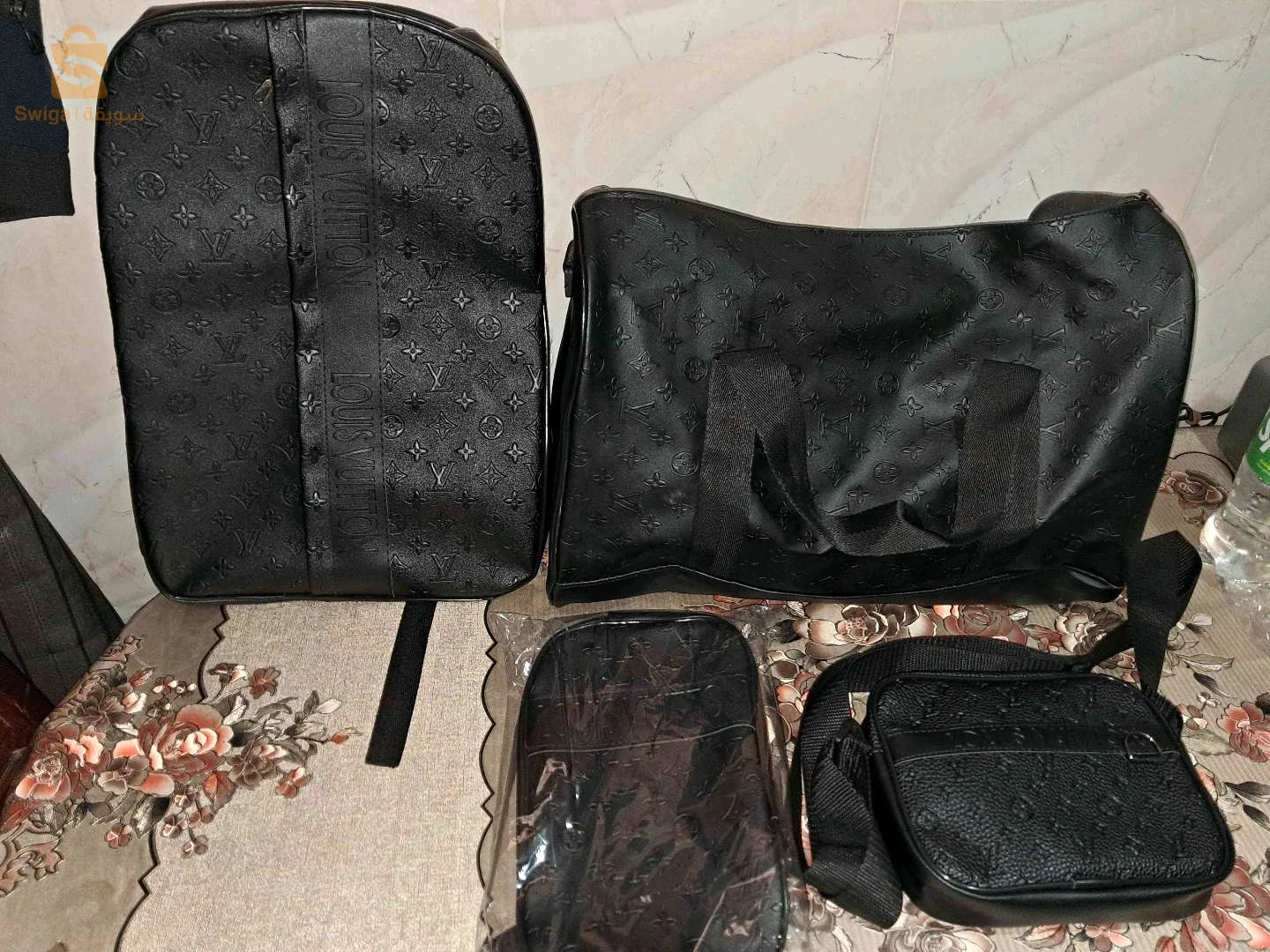 pack 4 en 1
sac a dos 
caba
pouch
sac de toillete