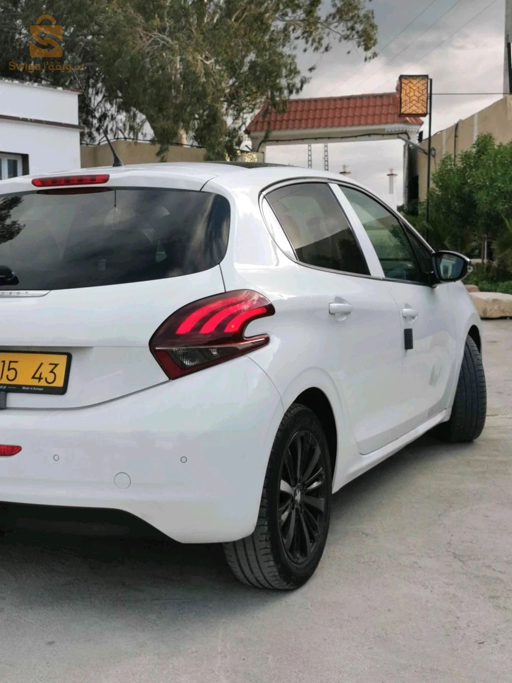 Peugeot 208 2015 43 MILA
