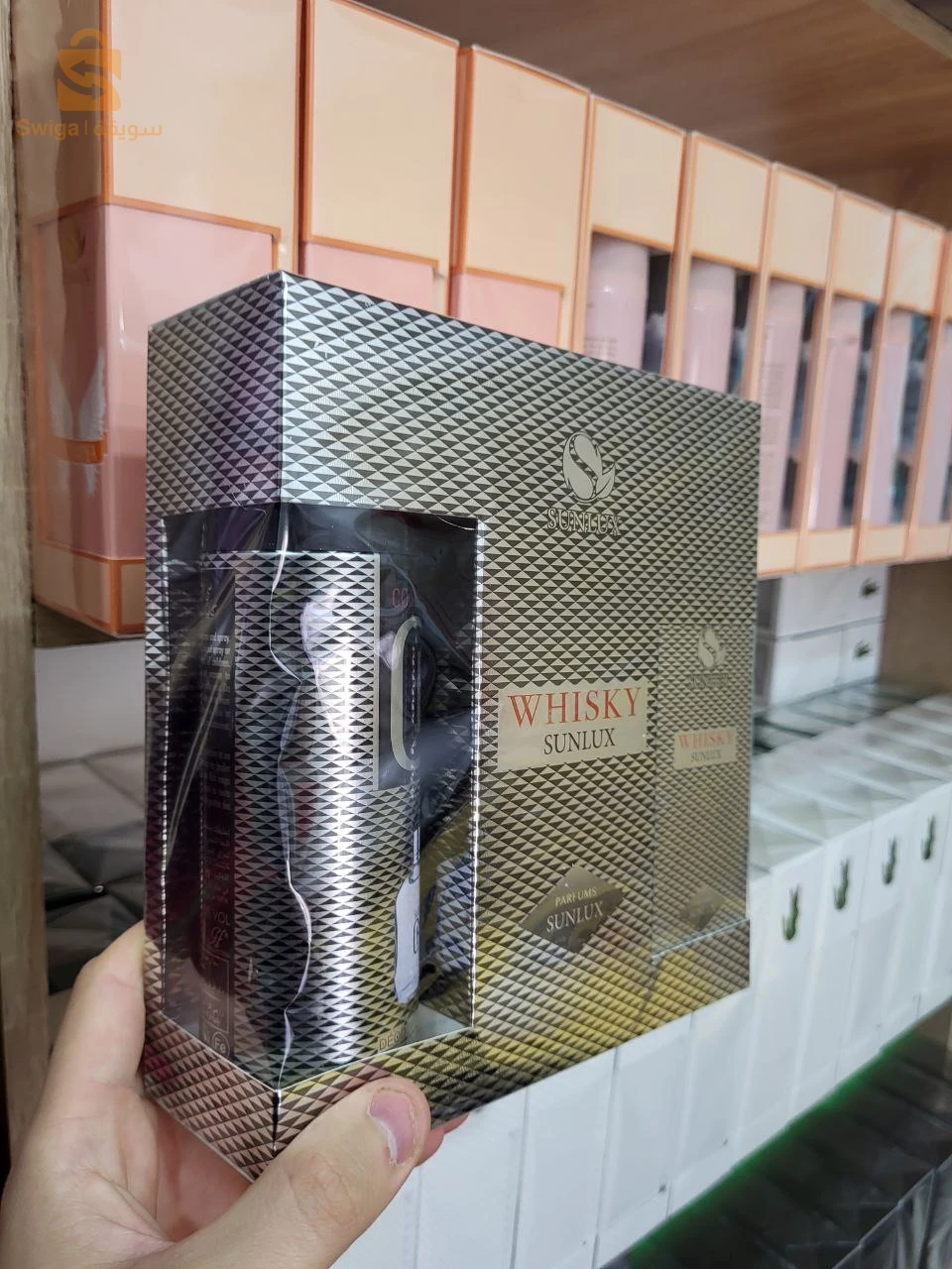 عطور رجال و نساء