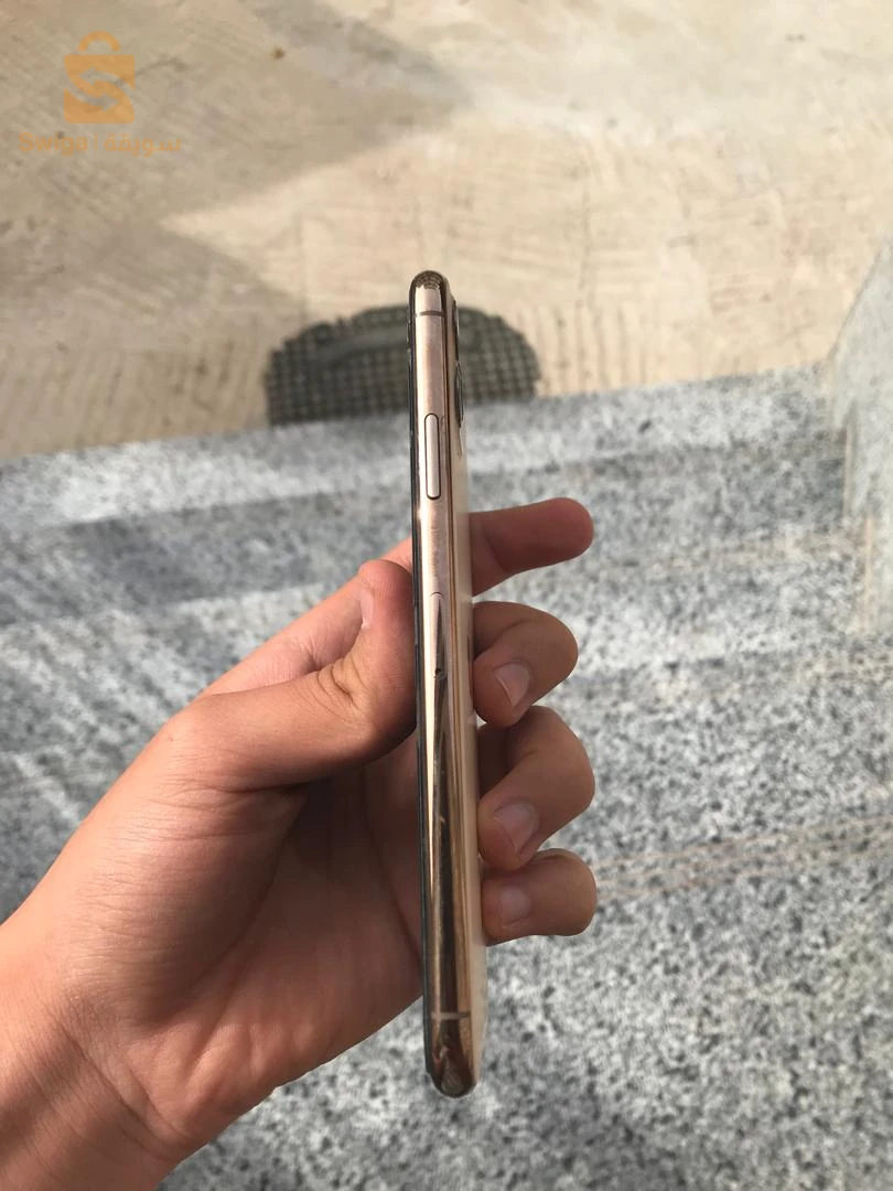 IPhone 11 Pro Max gold 2 Puces