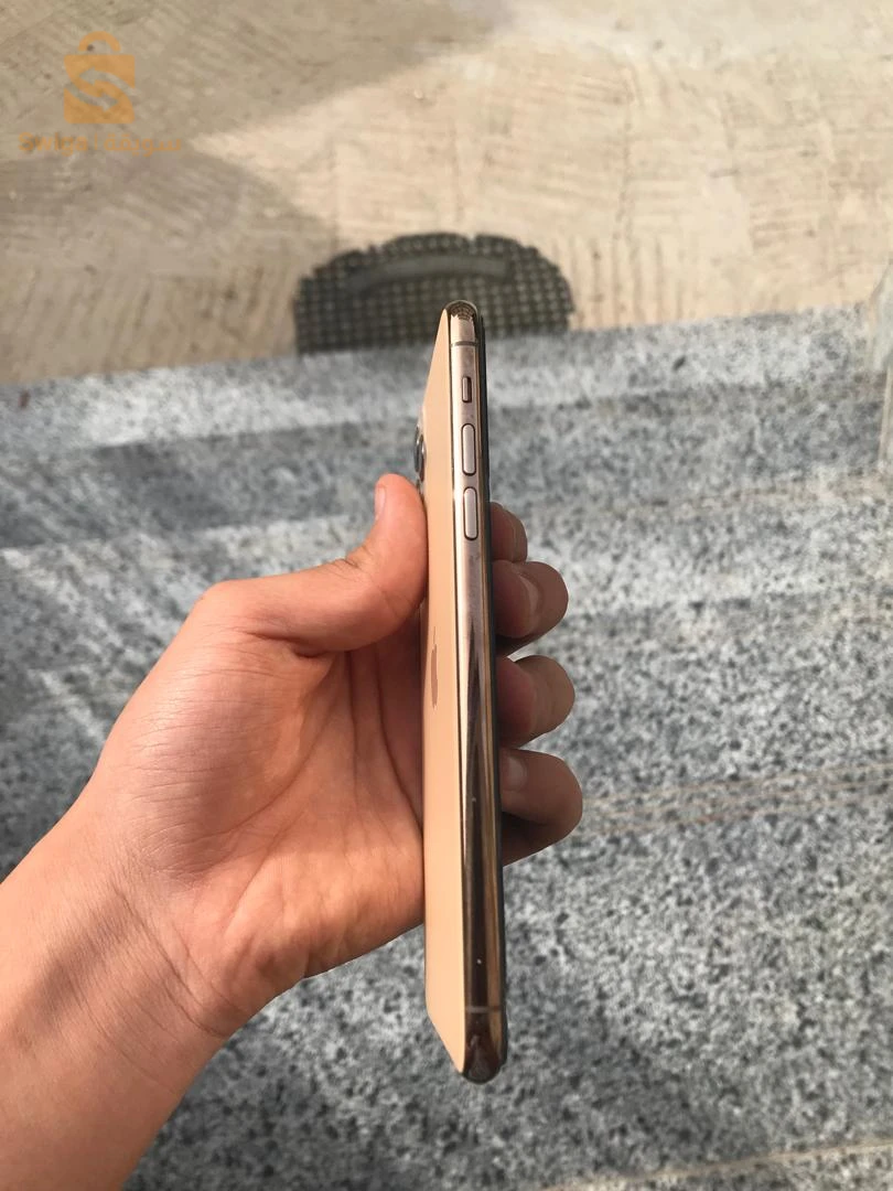 IPhone 11 Pro Max gold 2 Puces