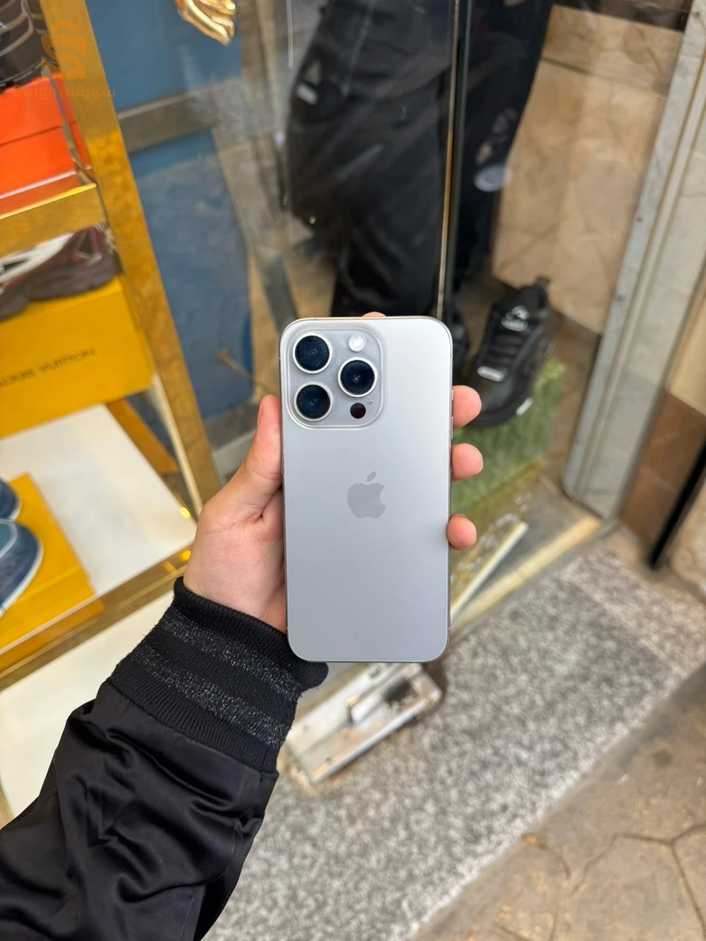 iphone 15 pro état 10/10 produit européen CE