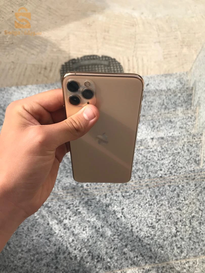 IPhone 11 Pro Max gold 2 Puces