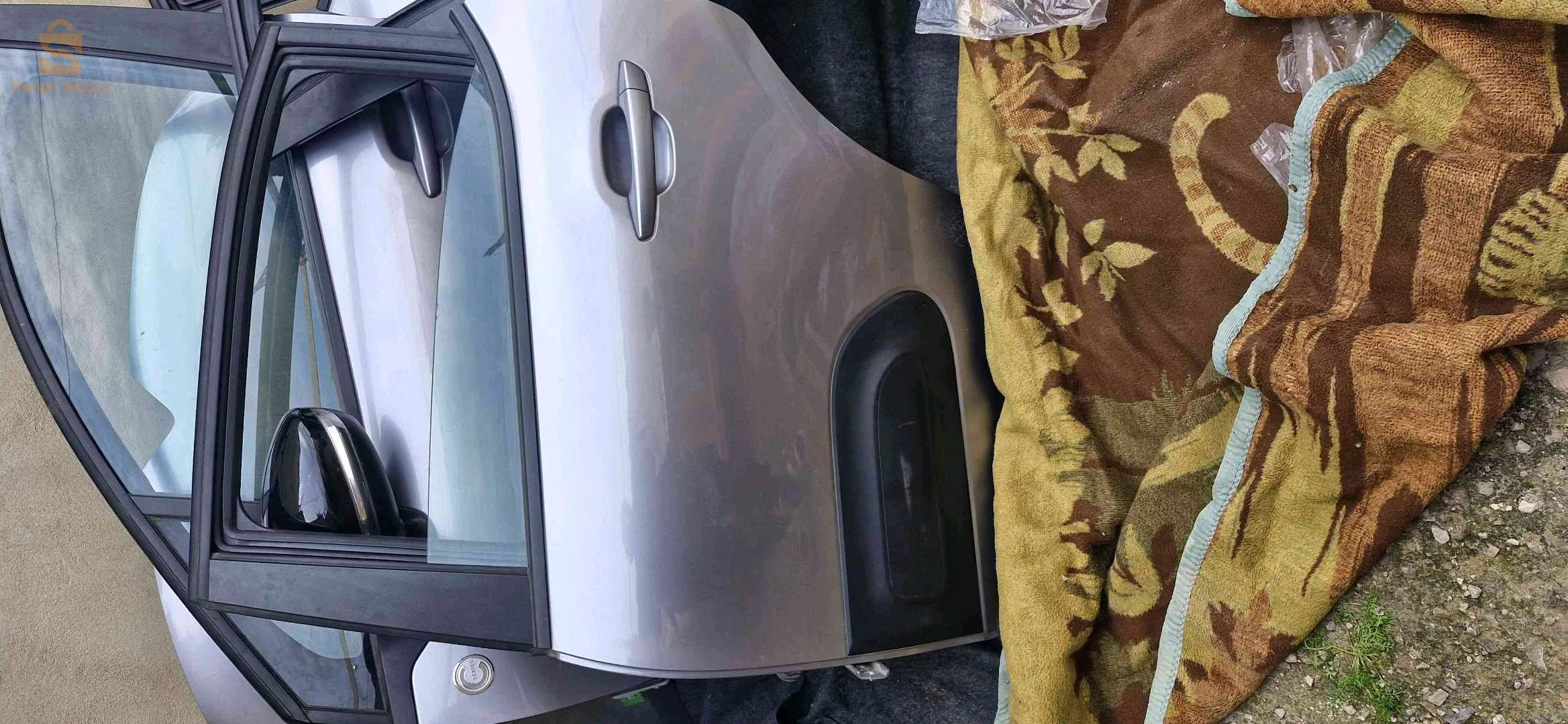 صالون و الهيكل الخارجي للسيارة 4 أبواب و مقاعد أمامي و خلفية ...capo w la male