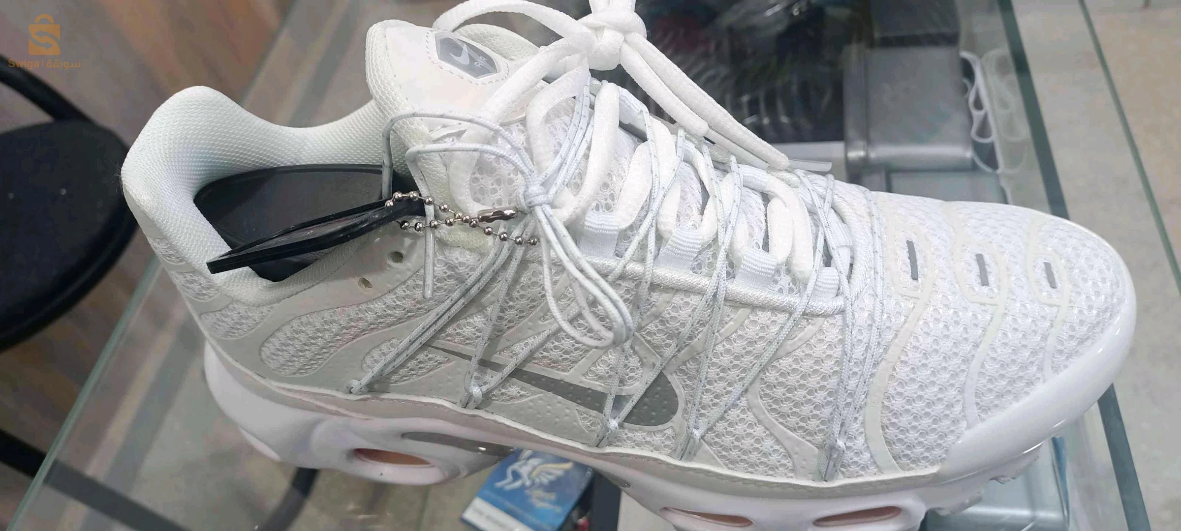 tn white white