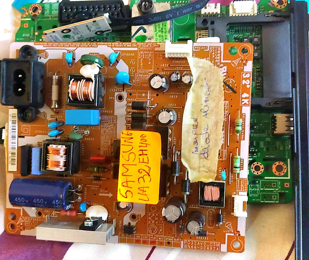 carte mère avec alimentation de tv