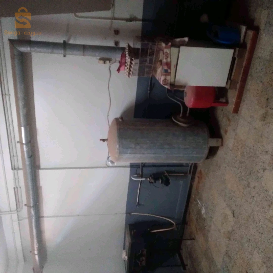 une belle maison r + 1 avec chaudière centrale et climatisation presque à chaque chambre et salon un cartier calme au centre de hassi mamache