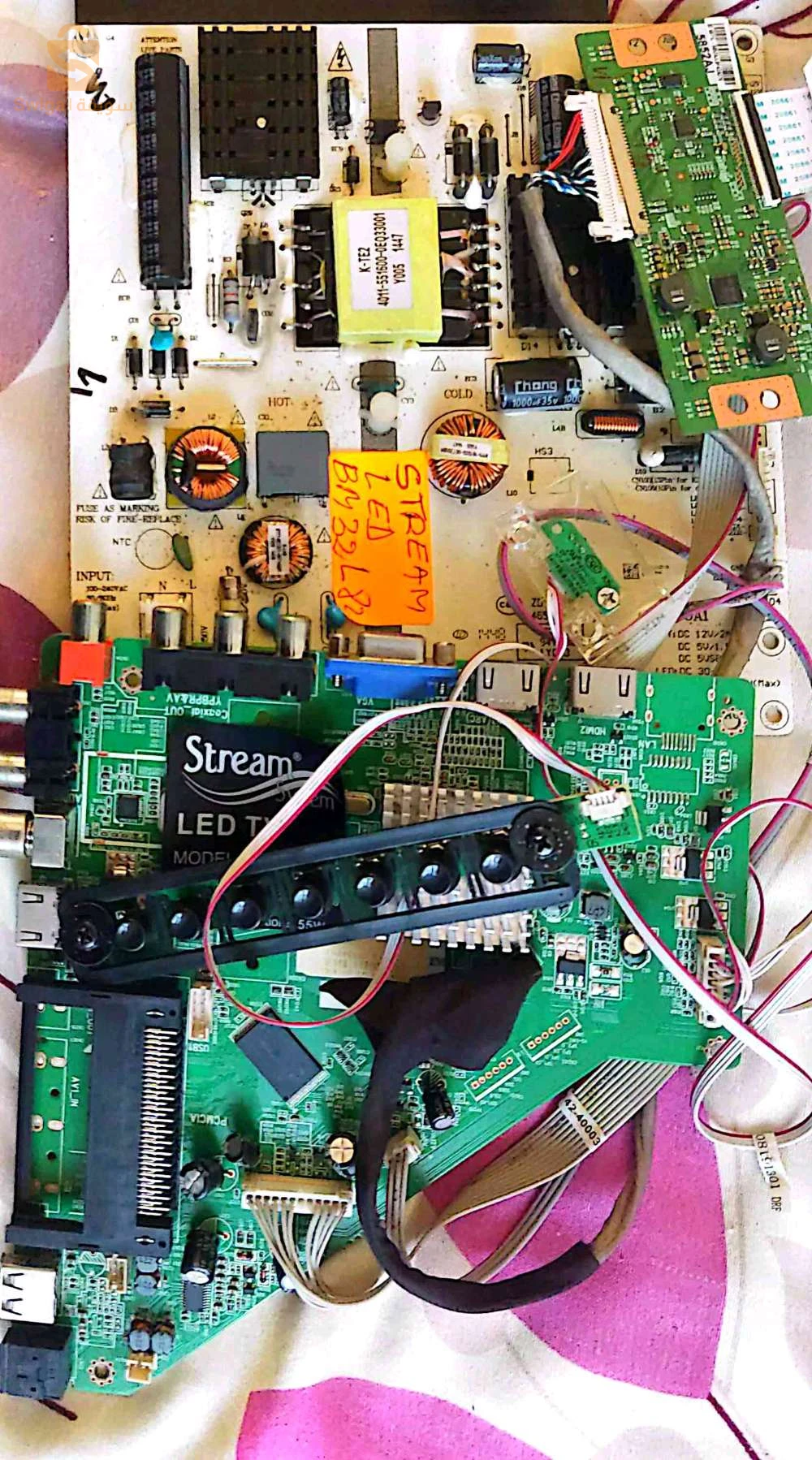 carte mère avec alimentation de tv