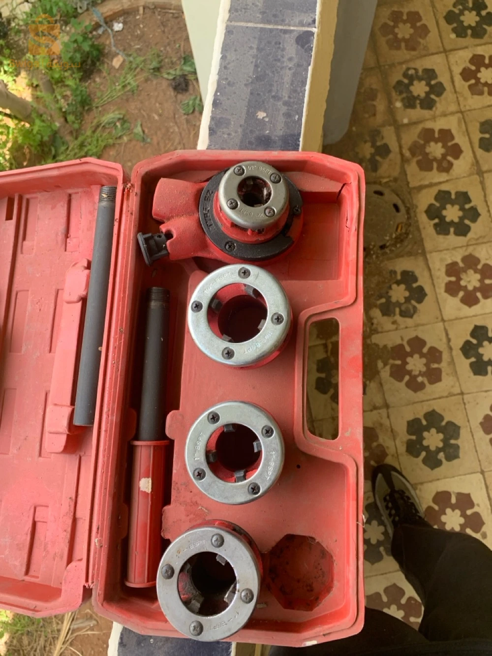 Filière à cliquet pour tubes acier