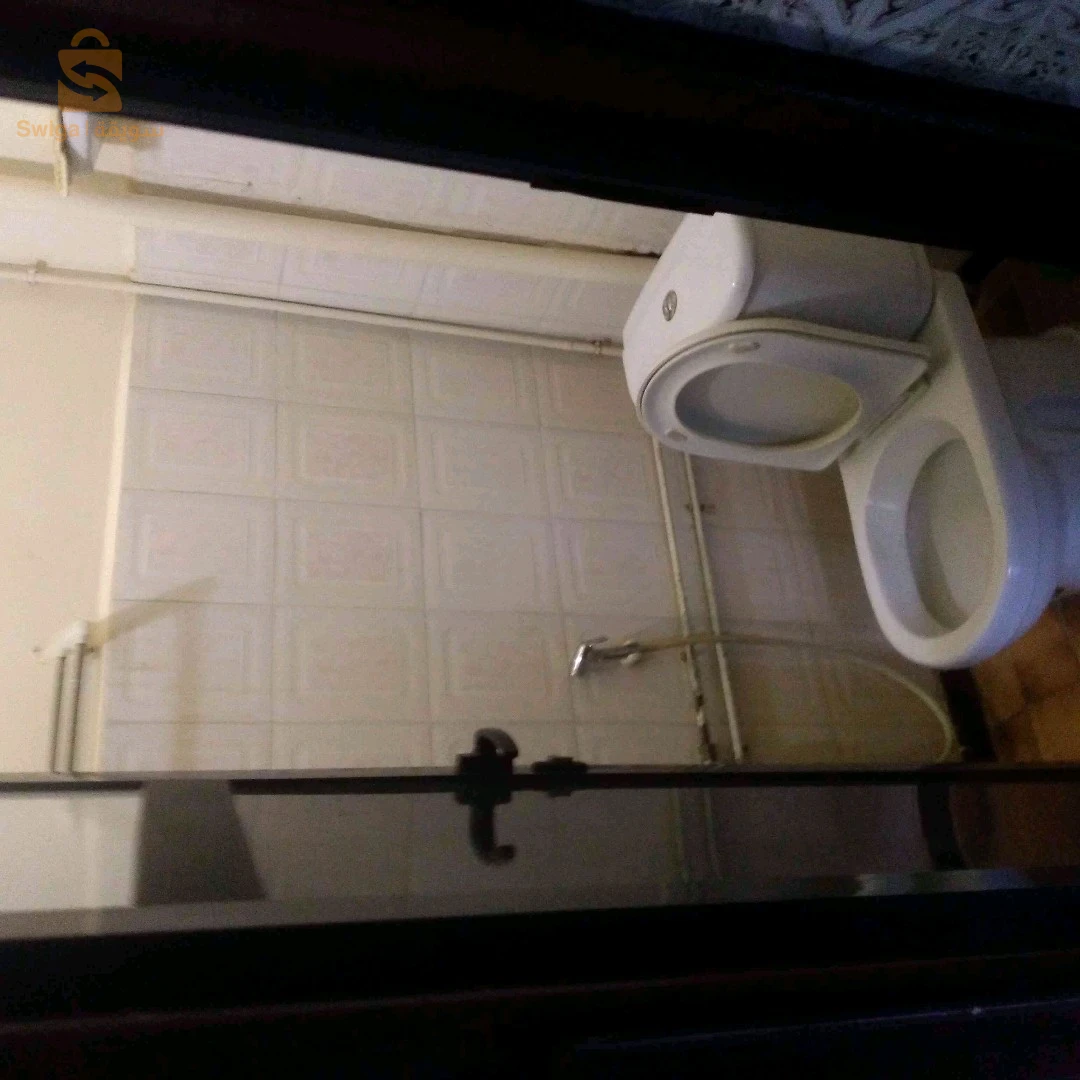 une belle maison r + 1 avec chaudière centrale et climatisation presque à chaque chambre et salon un cartier calme au centre de hassi mamache