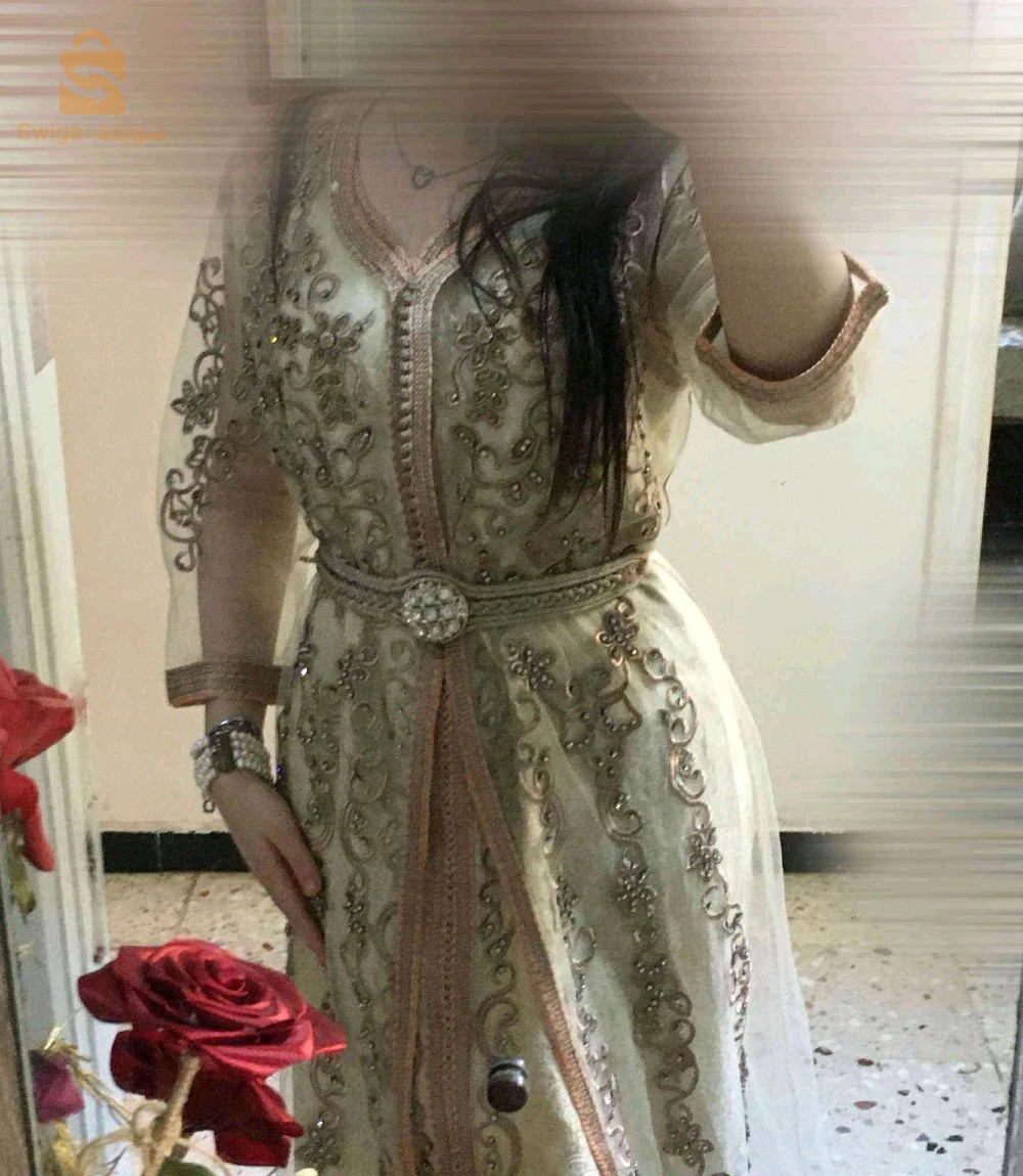 قبايلية حرة للبيع ملبوسة مرة تع تصديرة و قفطان ثقيل تع تصديرة ايضا ملبوس مرة وحدة ايضا ..يلبسو من 36 حتى لطاي كبيرة كامل
