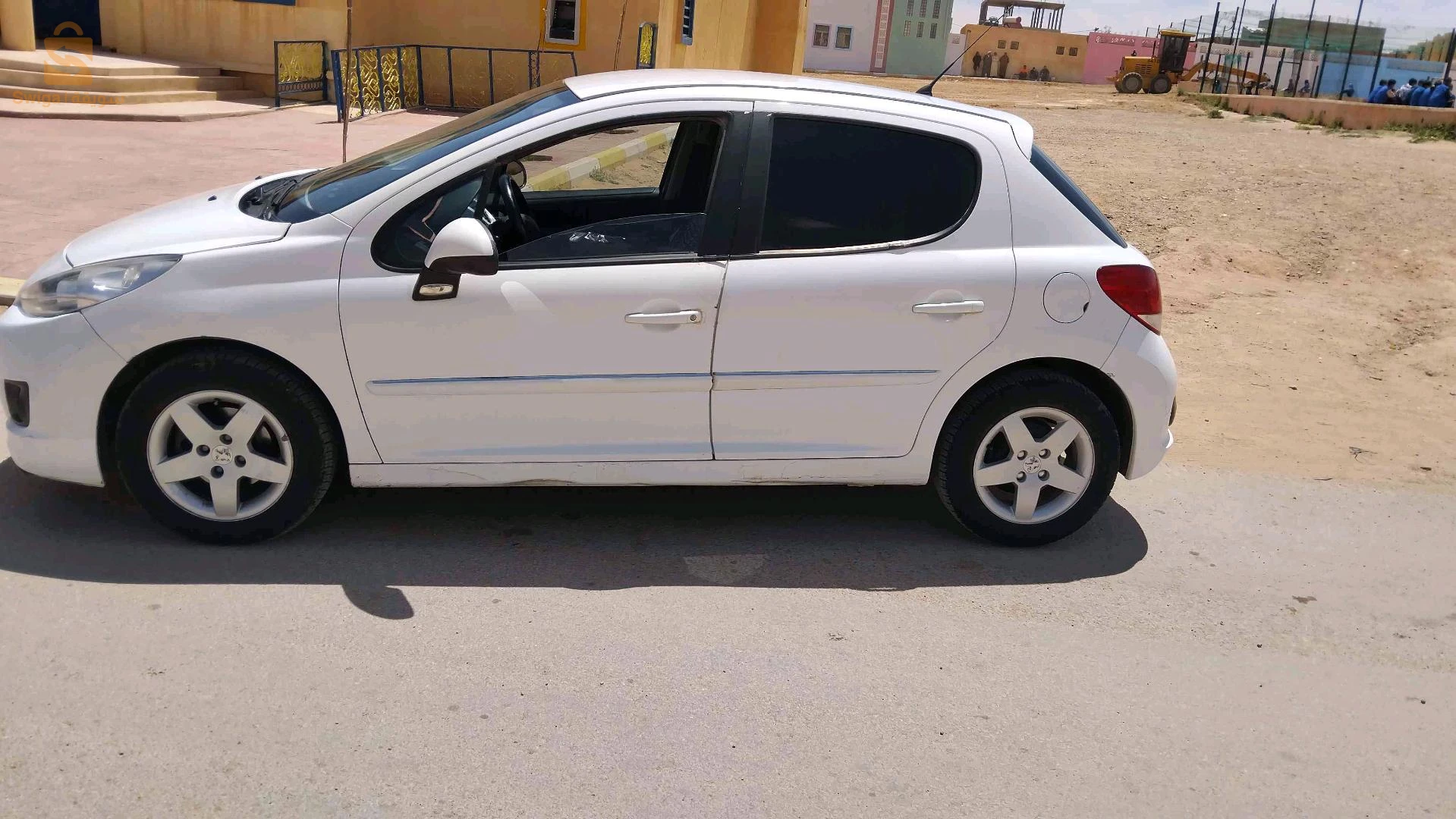 بيجو 207 2012 3 الاغواط