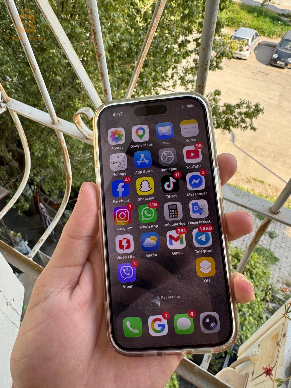 iphone 15 pro avec boîte 
batterie 82
stok 128
produit canadien