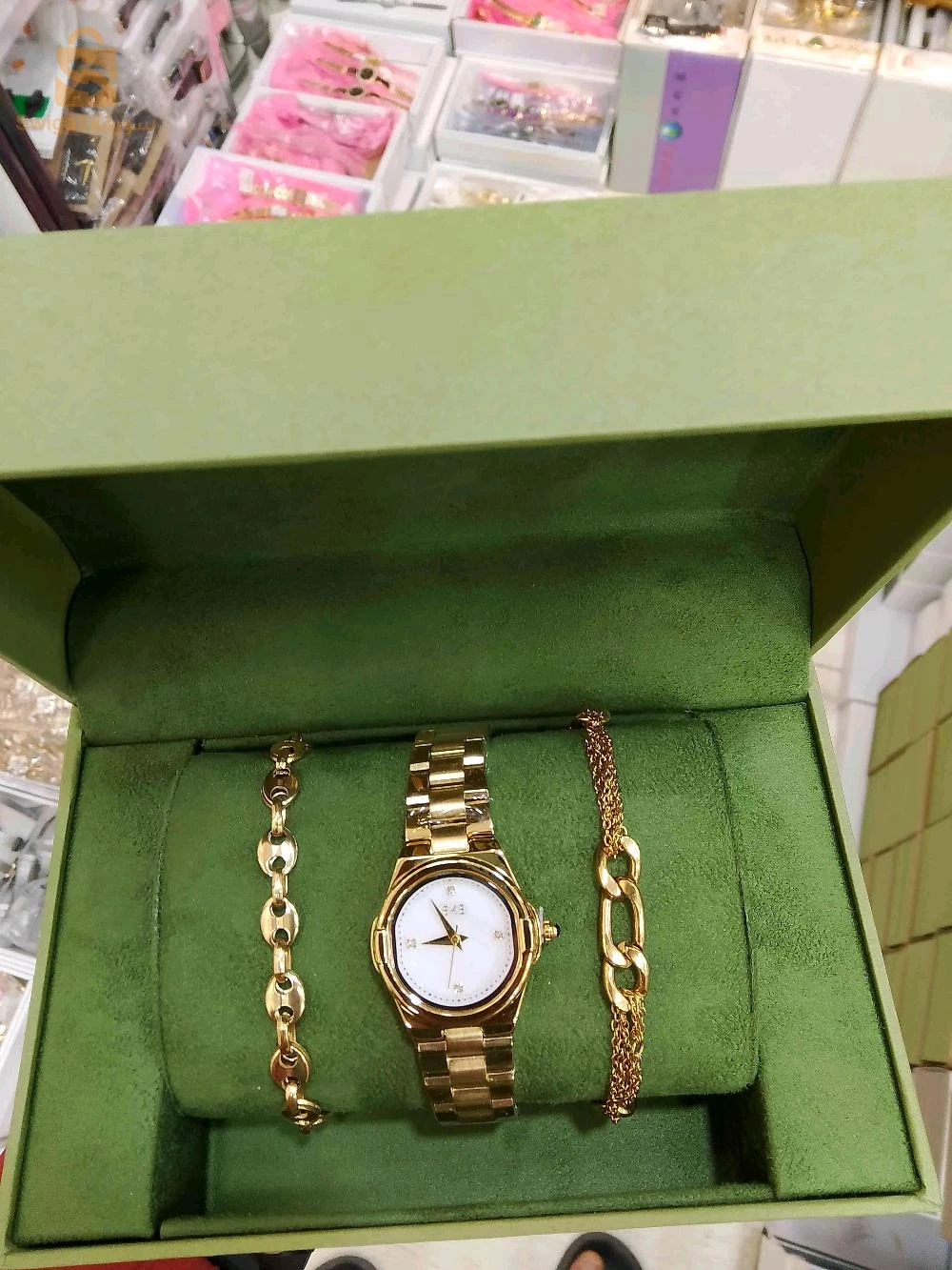ساعة نسائية