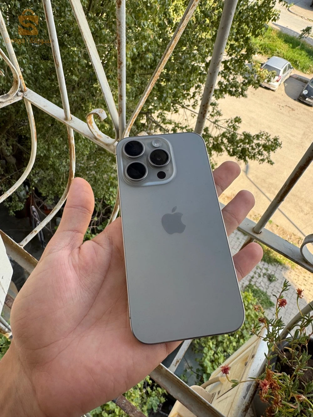 iphone 15 pro avec boîte 
batterie 82
stok 128
produit canadien