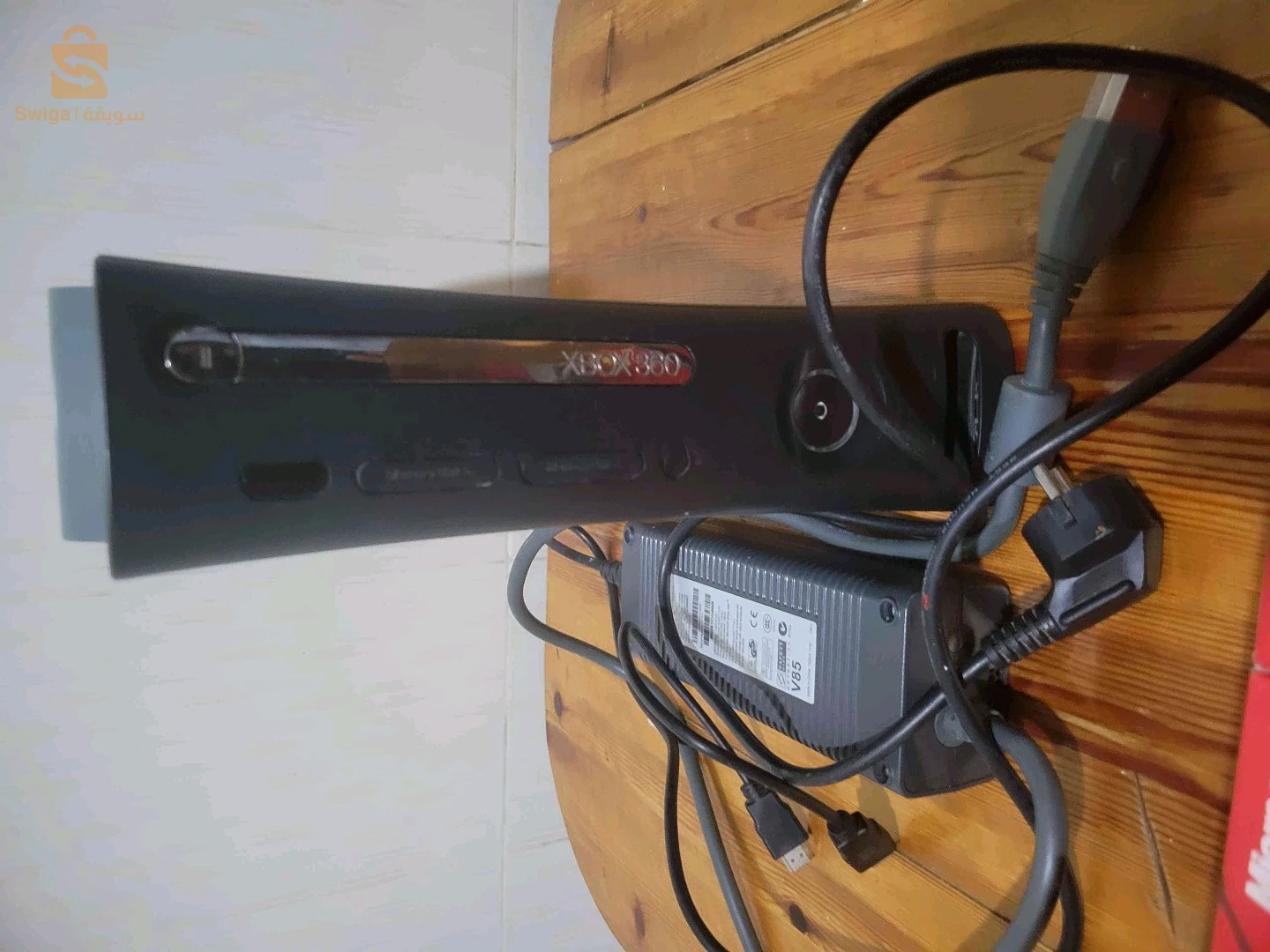 Xbox 360 Élite avec 3 manettes